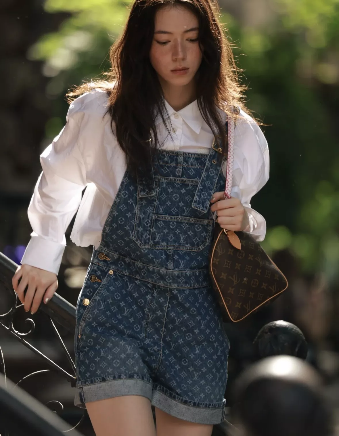루이비통 모노그램 데님 오버롤 쇼츠 상세 이미지 60