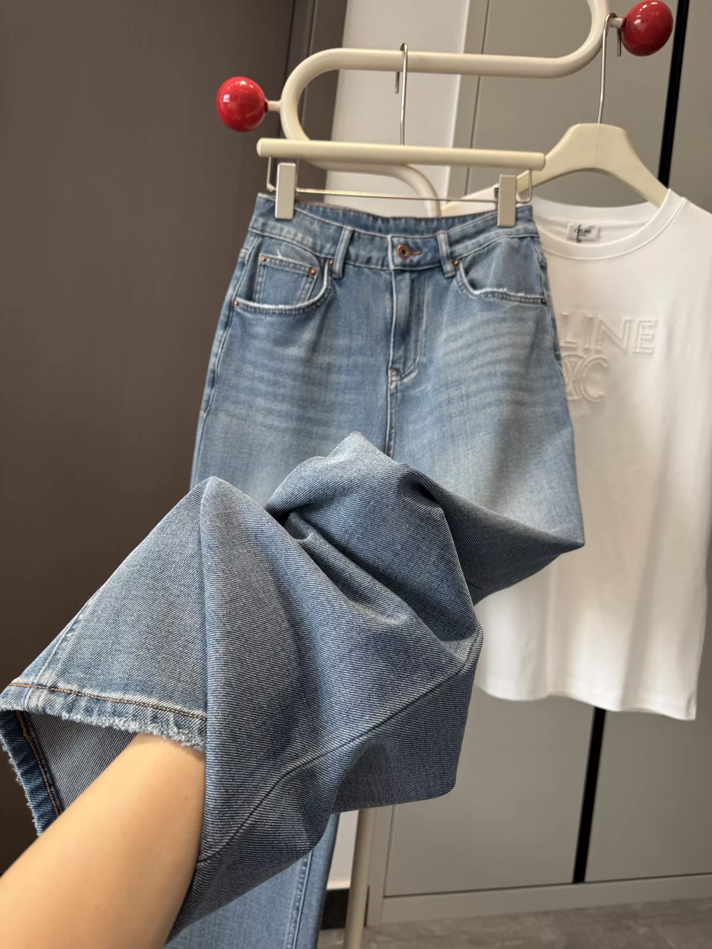 로에베 자수 로고 스트레이트 데님 팬츠 상세 이미지 6