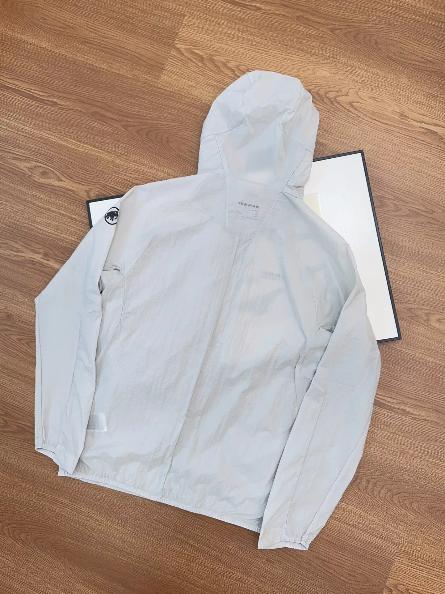 마무트 경량 후드 자외선 차단 아우터 상세 이미지 9