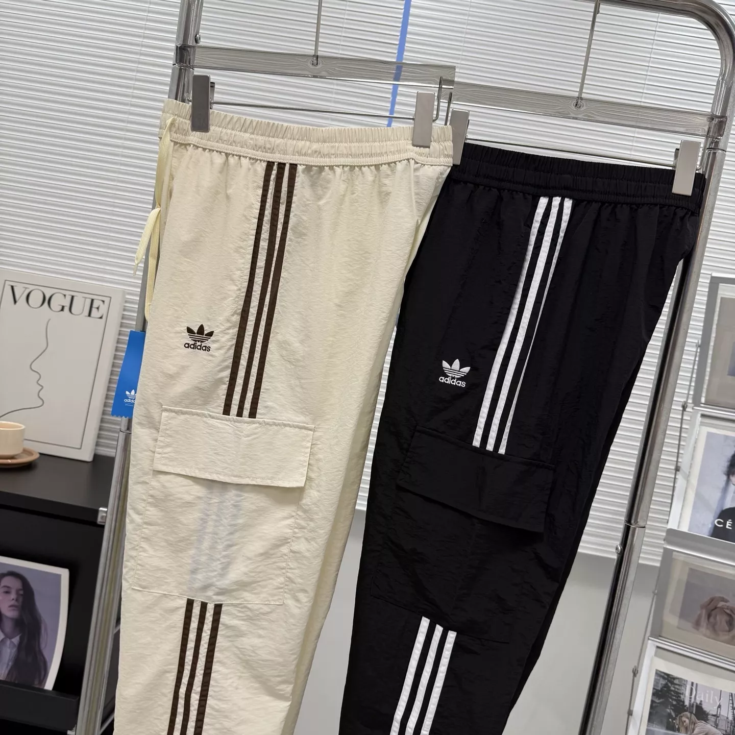 아디다스 삼선 포인트 와이드 카고 팬츠 상세 이미지 6