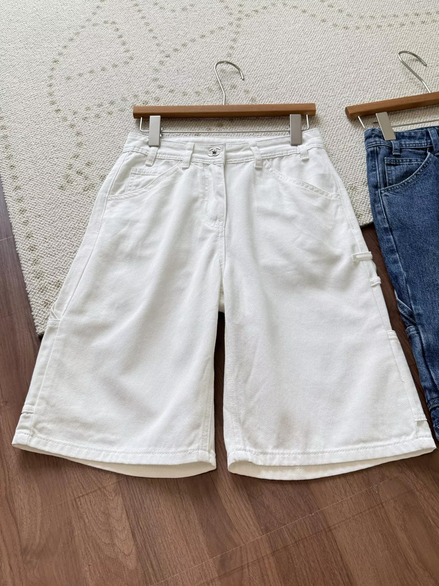 샤넬 워싱 데님 미들 팬츠 상세 이미지 12