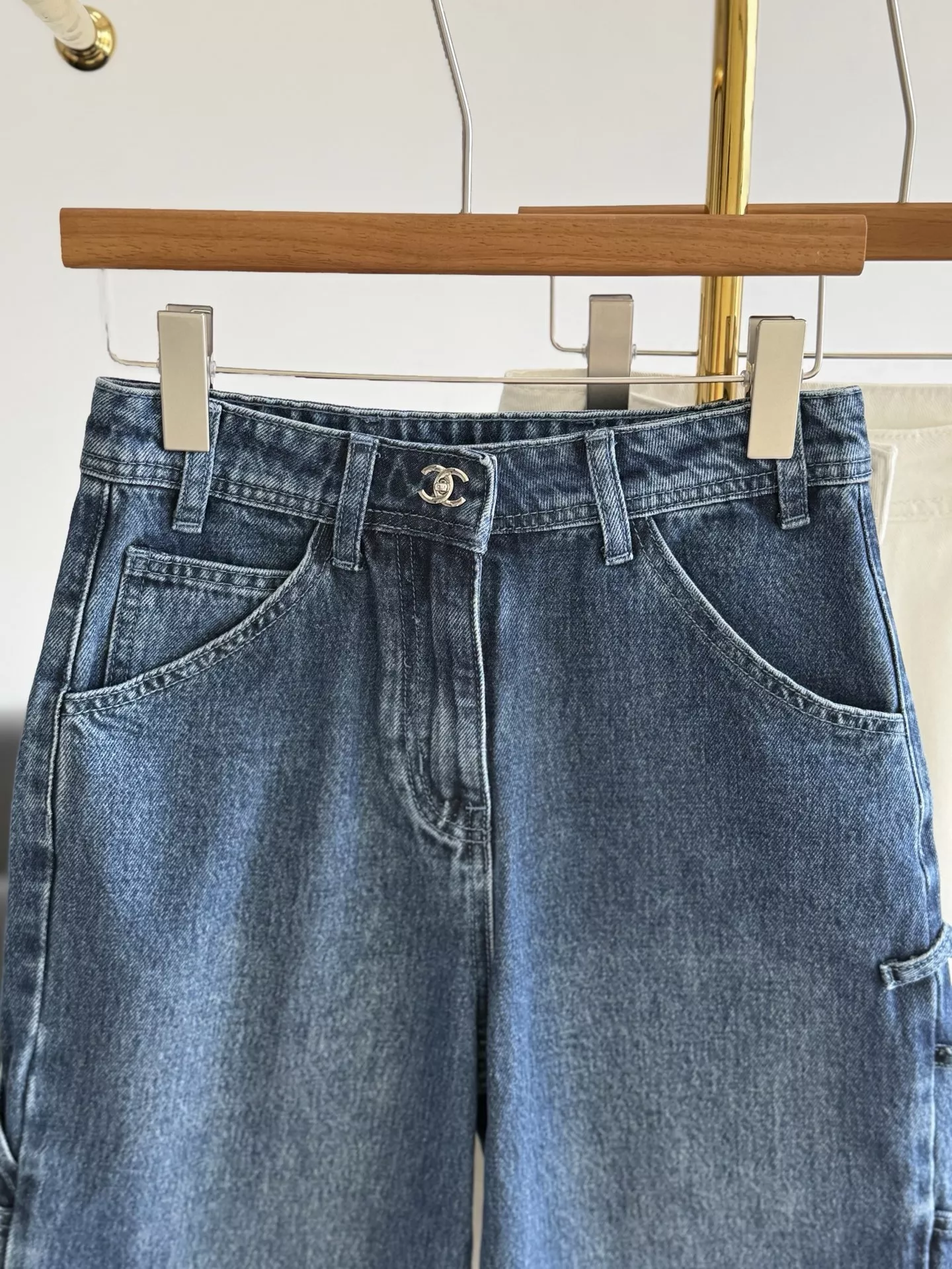 샤넬 워싱 데님 미들 팬츠 상세 이미지 8