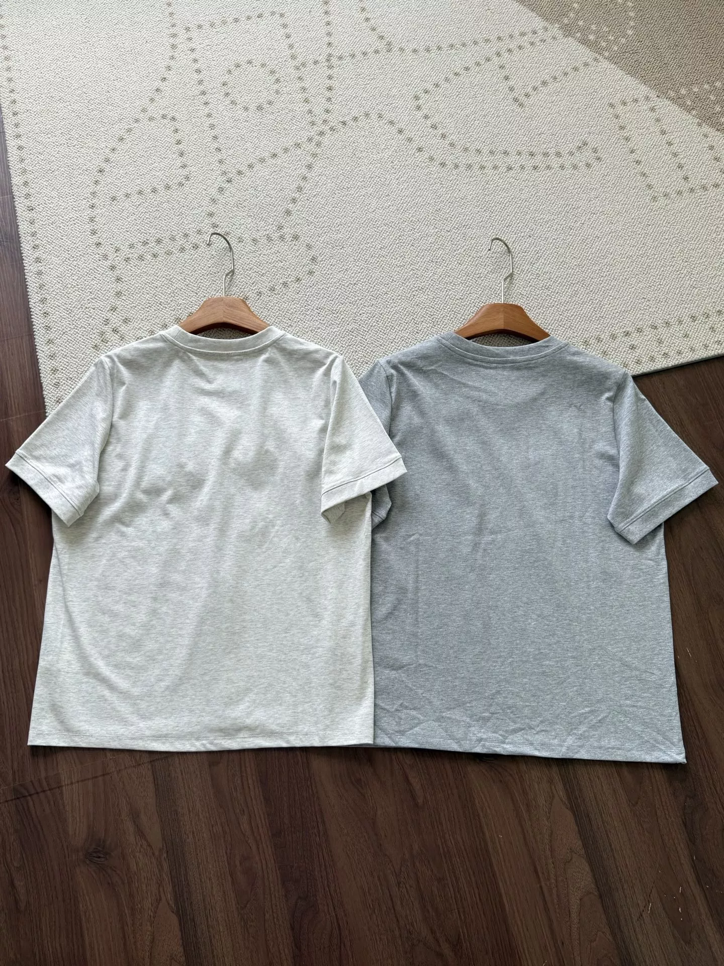 오브루이노 핸드메이드 비즈 프린팅 반팔 상의 상세 이미지 18