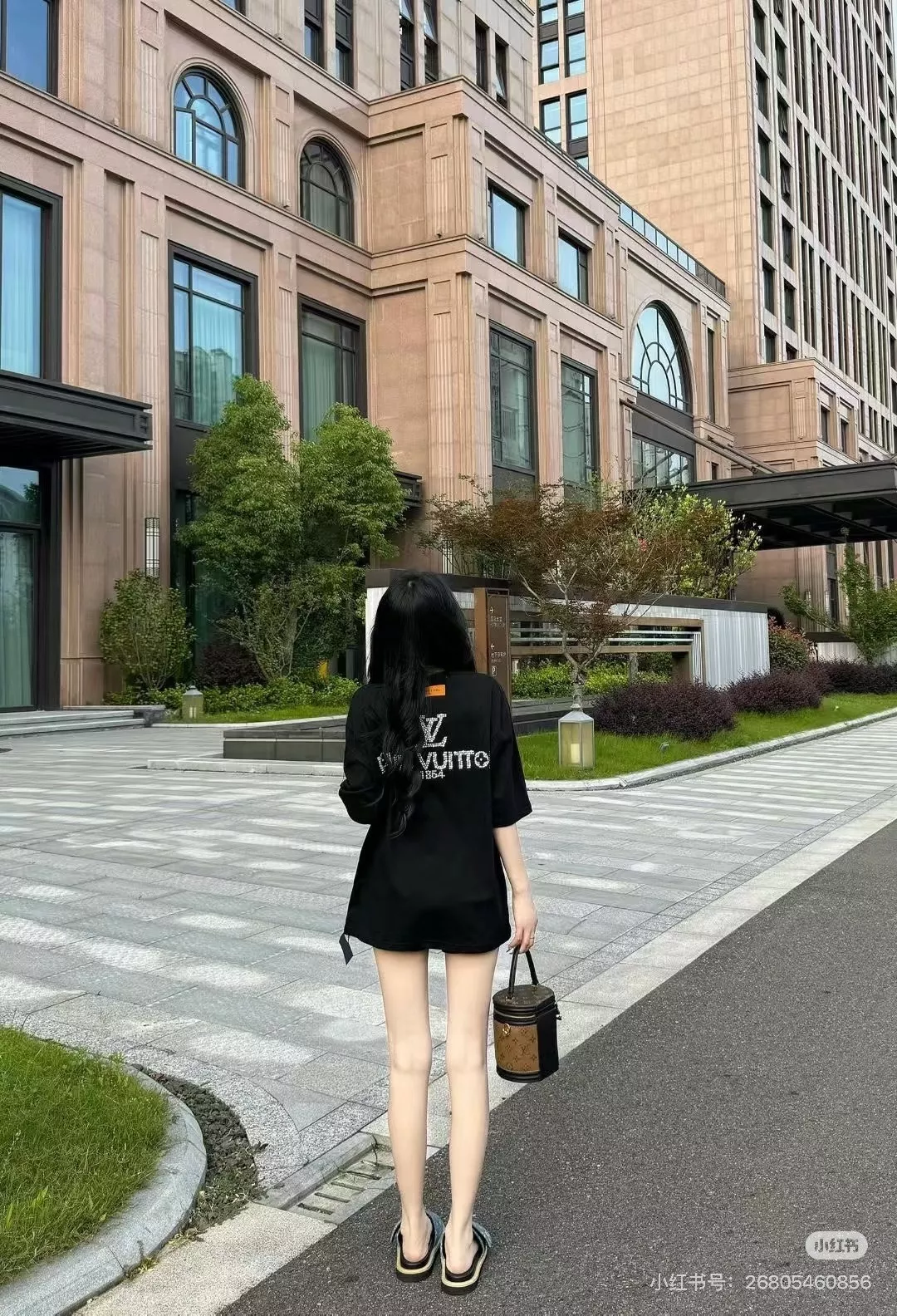루이비통 핸드라이팅 로고 반소매 상의 상세 이미지 29