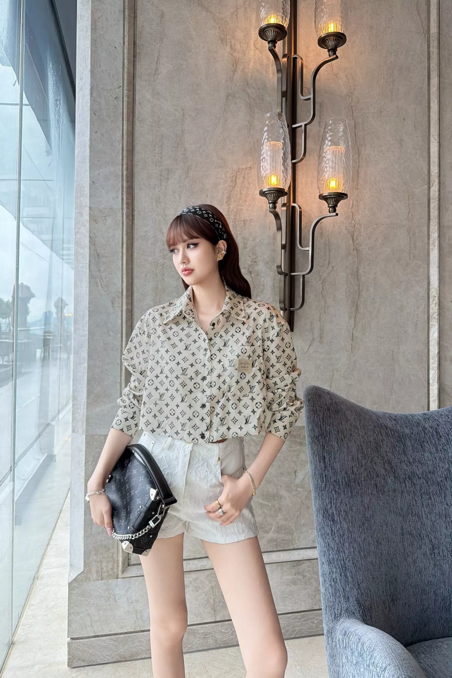 루이비통 모노그램 크롭 셔츠 상세 이미지 41