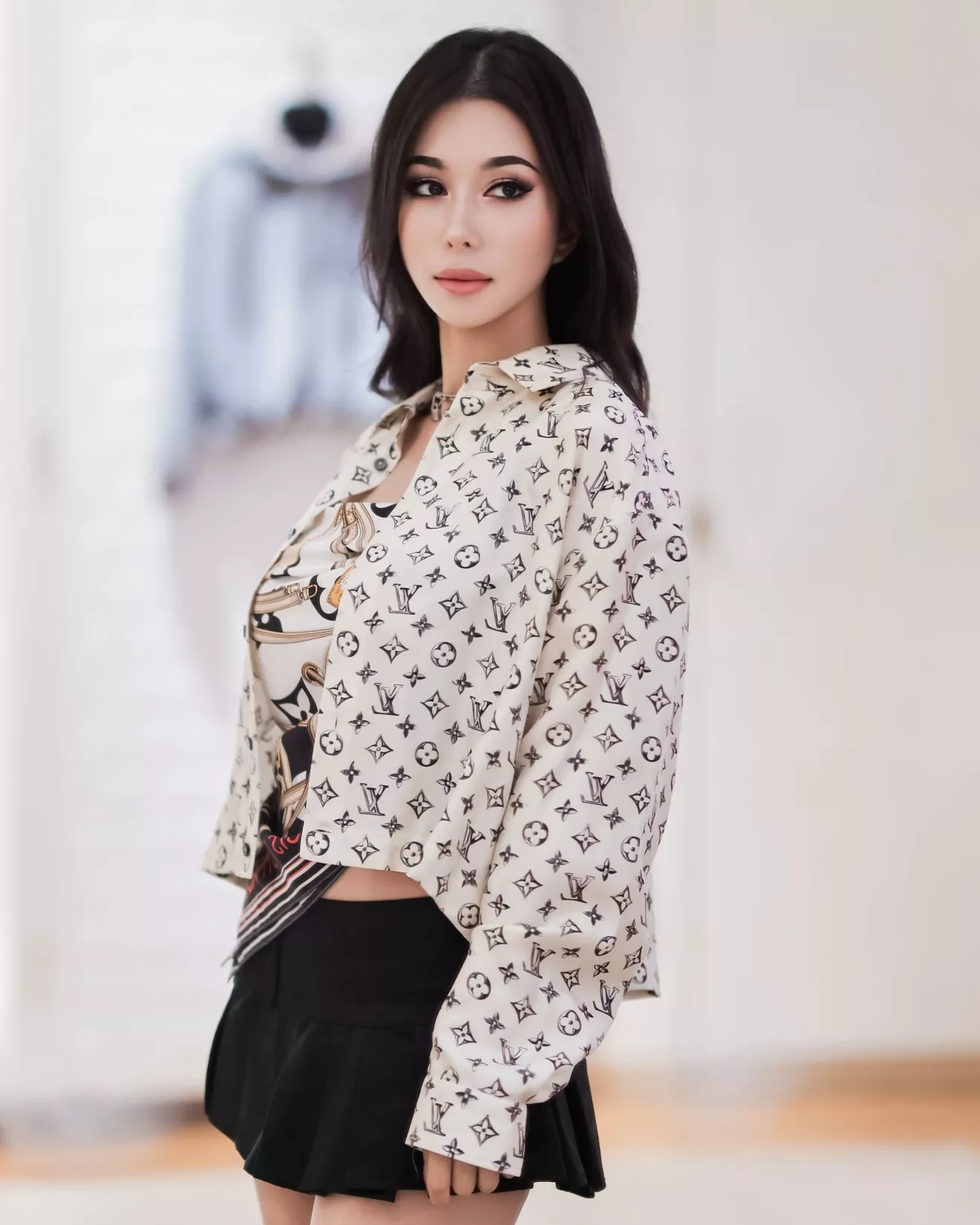 루이비통 모노그램 크롭 셔츠 상세 이미지 29