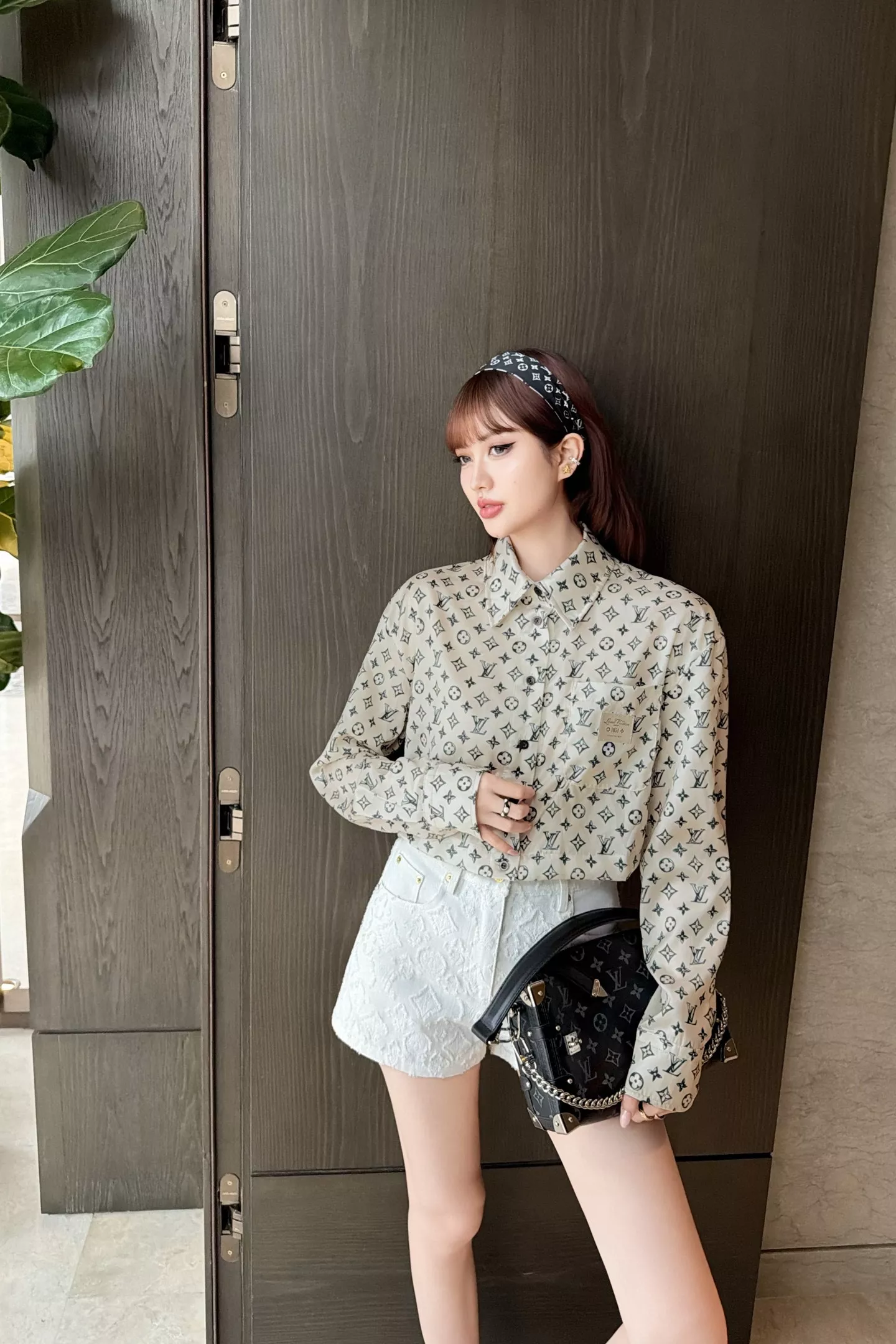 루이비통 모노그램 크롭 셔츠 상세 이미지 38
