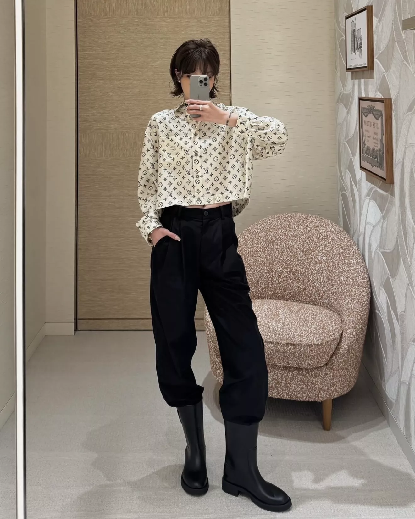 루이비통 모노그램 크롭 셔츠 상세 이미지 17