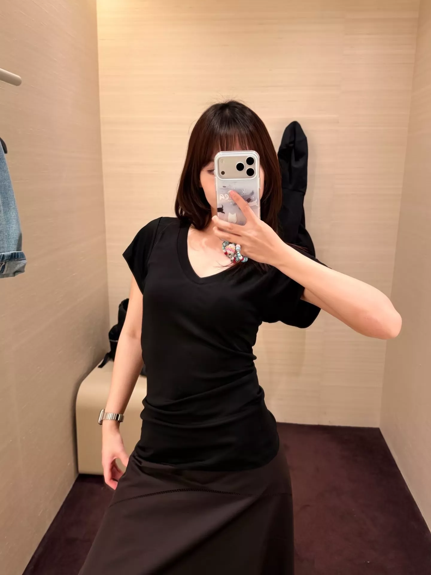 더로우 브이넥 크롭 반팔 상의 상세 이미지 28