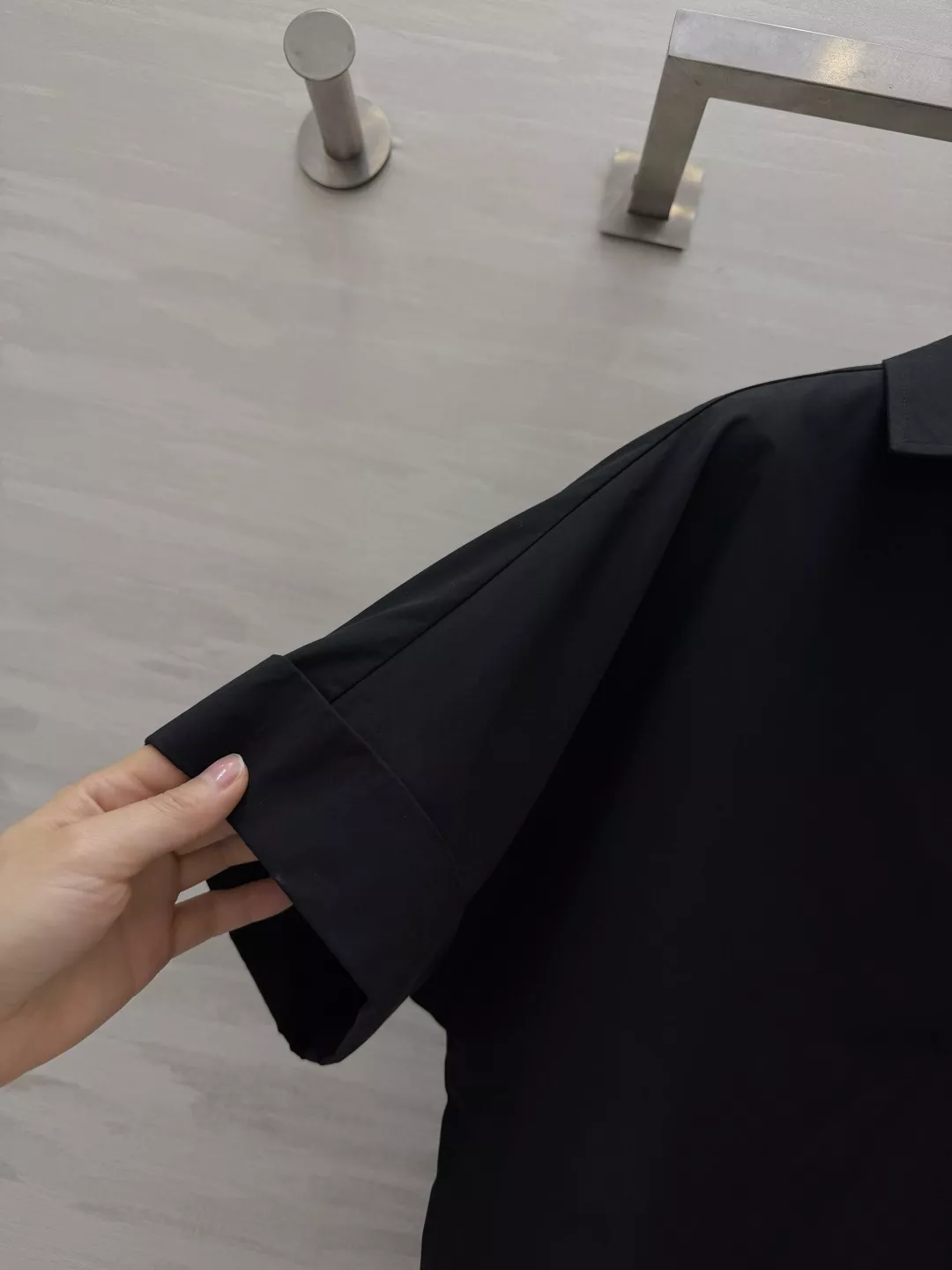 미우미우 입체 플라워 장식 반팔 셔츠 상세 이미지 15