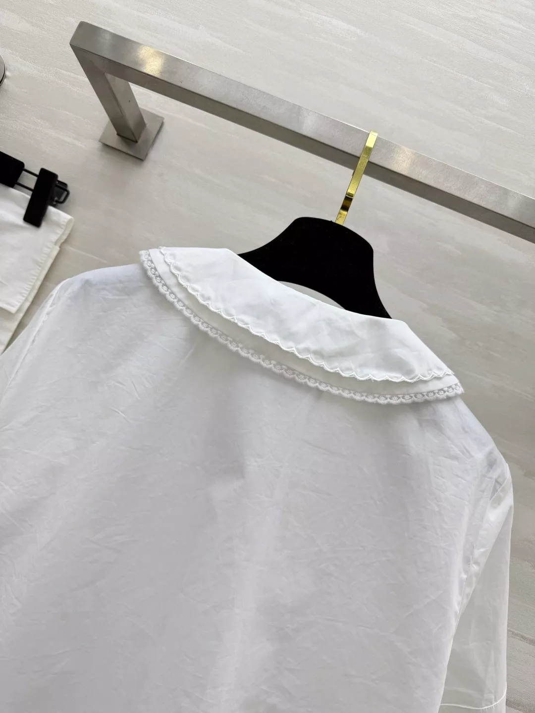 디올 클래식 화이트 레이스 카라 셔츠 상세 이미지 6