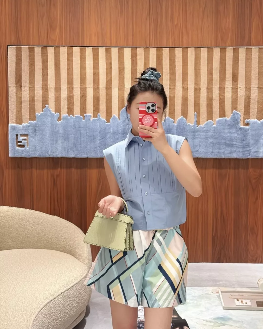 펜디 플리츠 슬리브리스 크롭 셔츠 상세 이미지 31