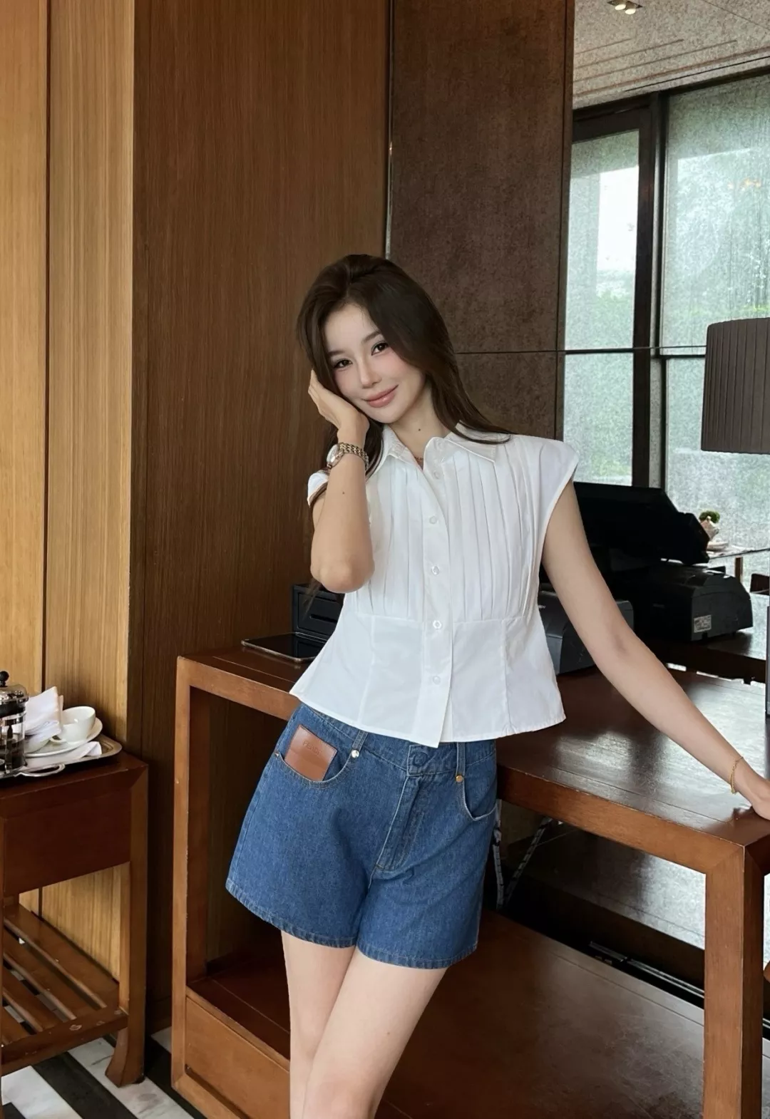 펜디 플리츠 슬리브리스 크롭 셔츠 상세 이미지 23