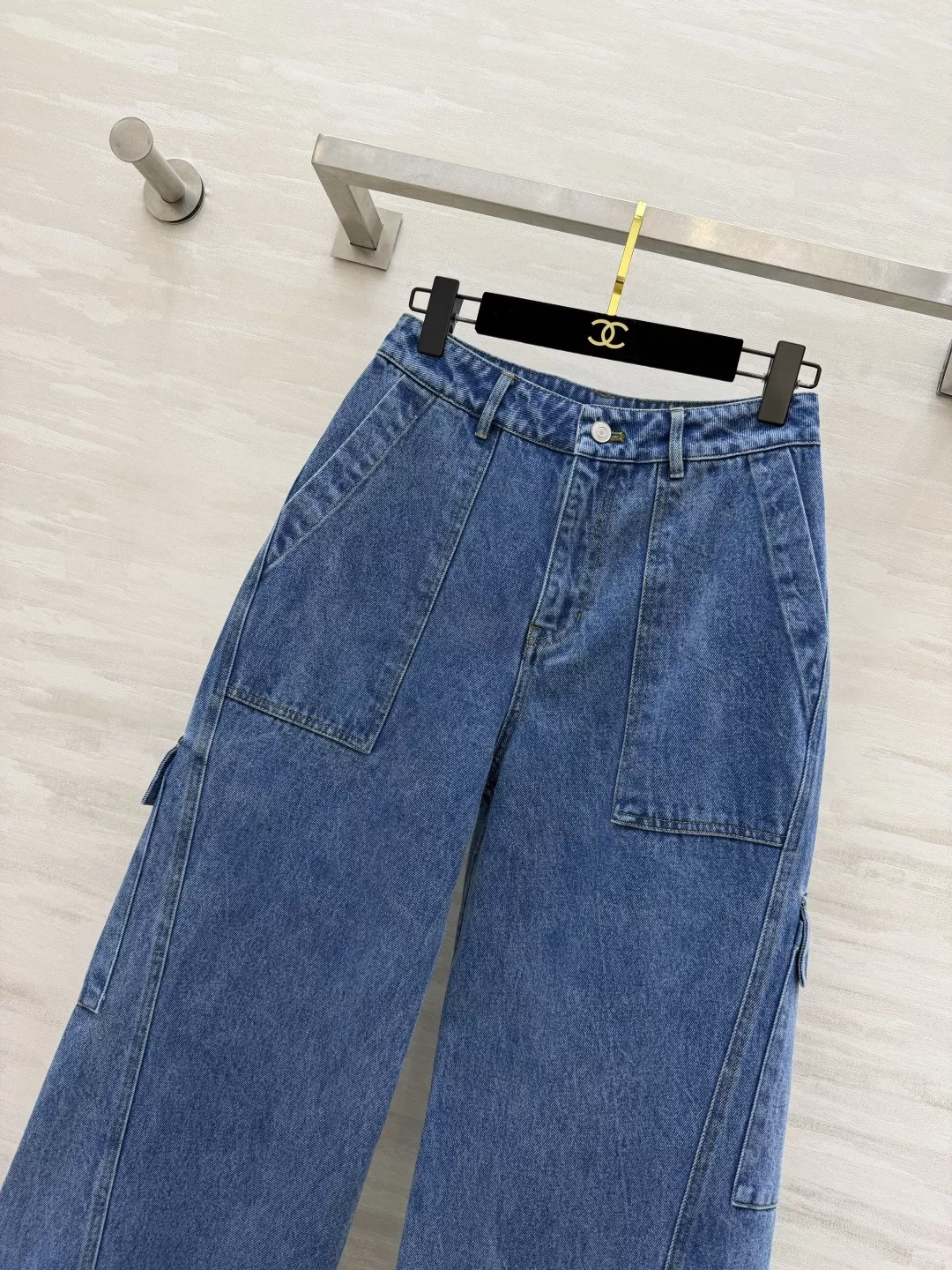 알라이아 빈티지 워싱 와이드 카고 진 상세 이미지 2