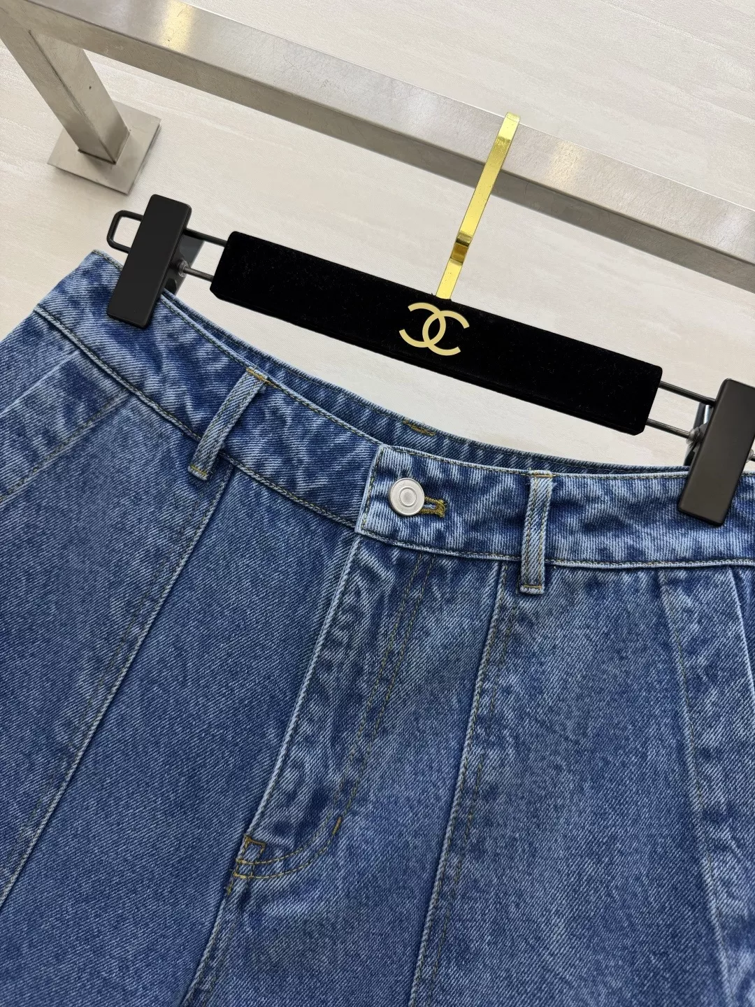 알라이아 빈티지 워싱 와이드 카고 진 상세 이미지 5
