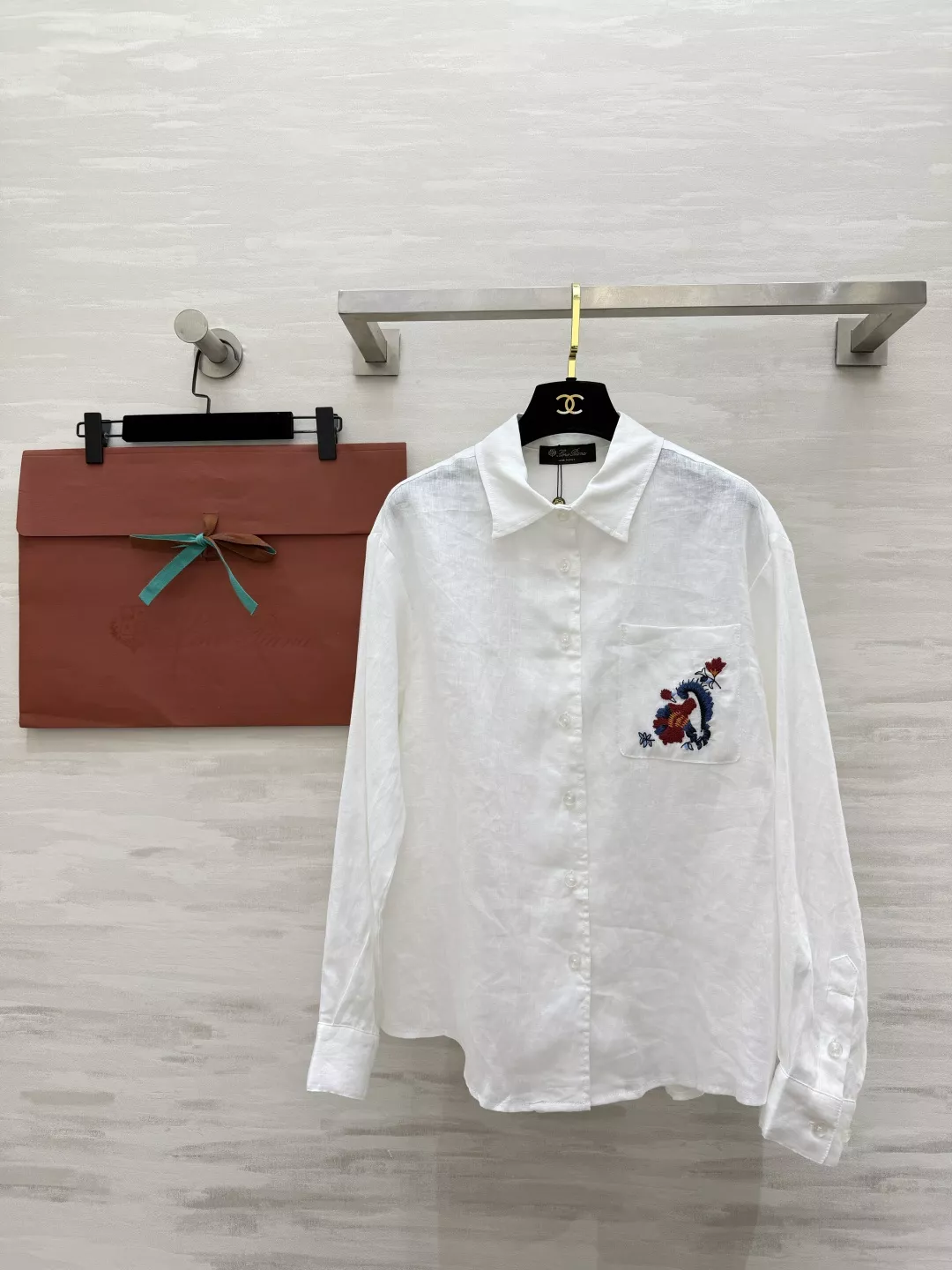 로로피아나 플라워 자수 린넨 셔츠 상세 이미지 1