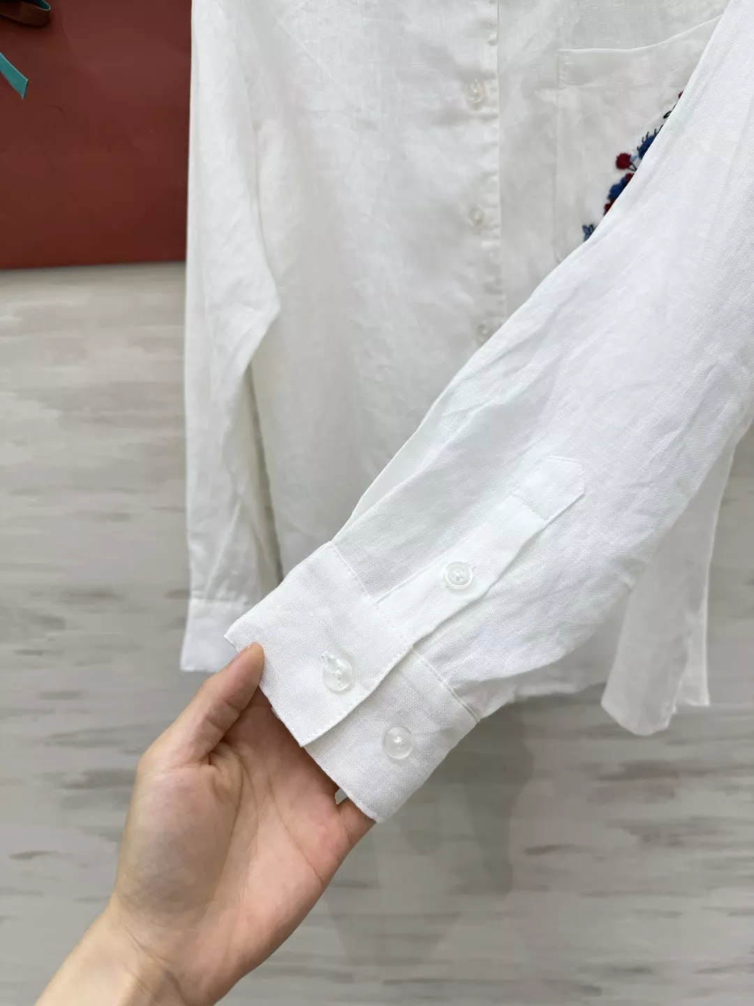 로로피아나 플라워 자수 린넨 셔츠 상세 이미지 7