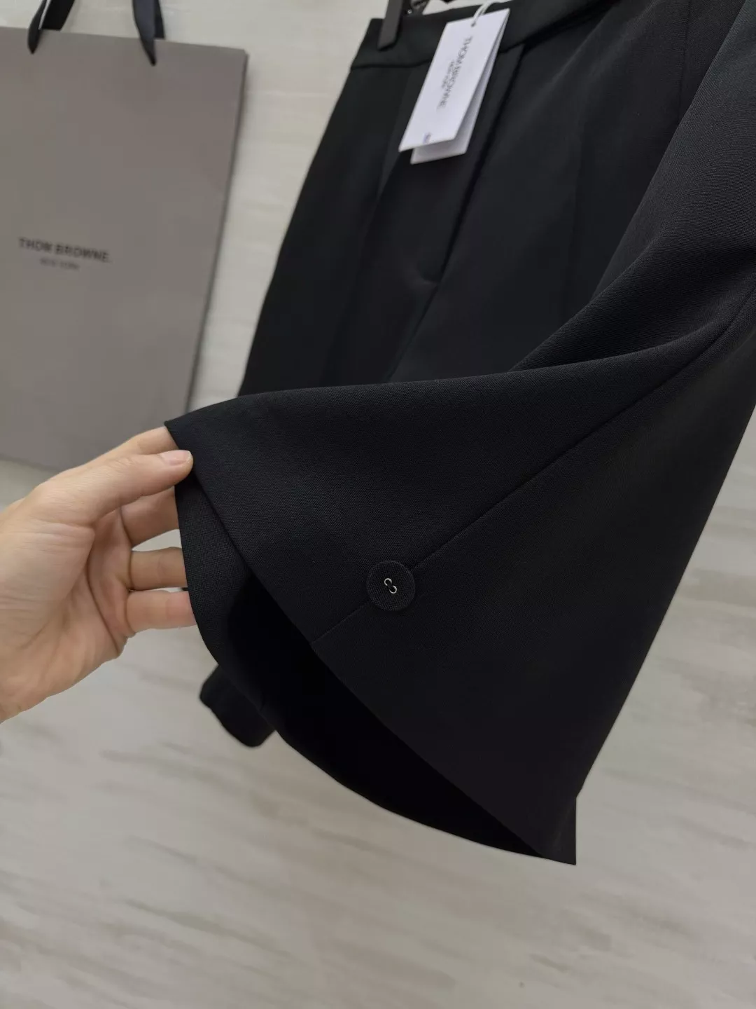 톰브라운 클래식 파이브부 정장 쇼츠 상세 이미지 5