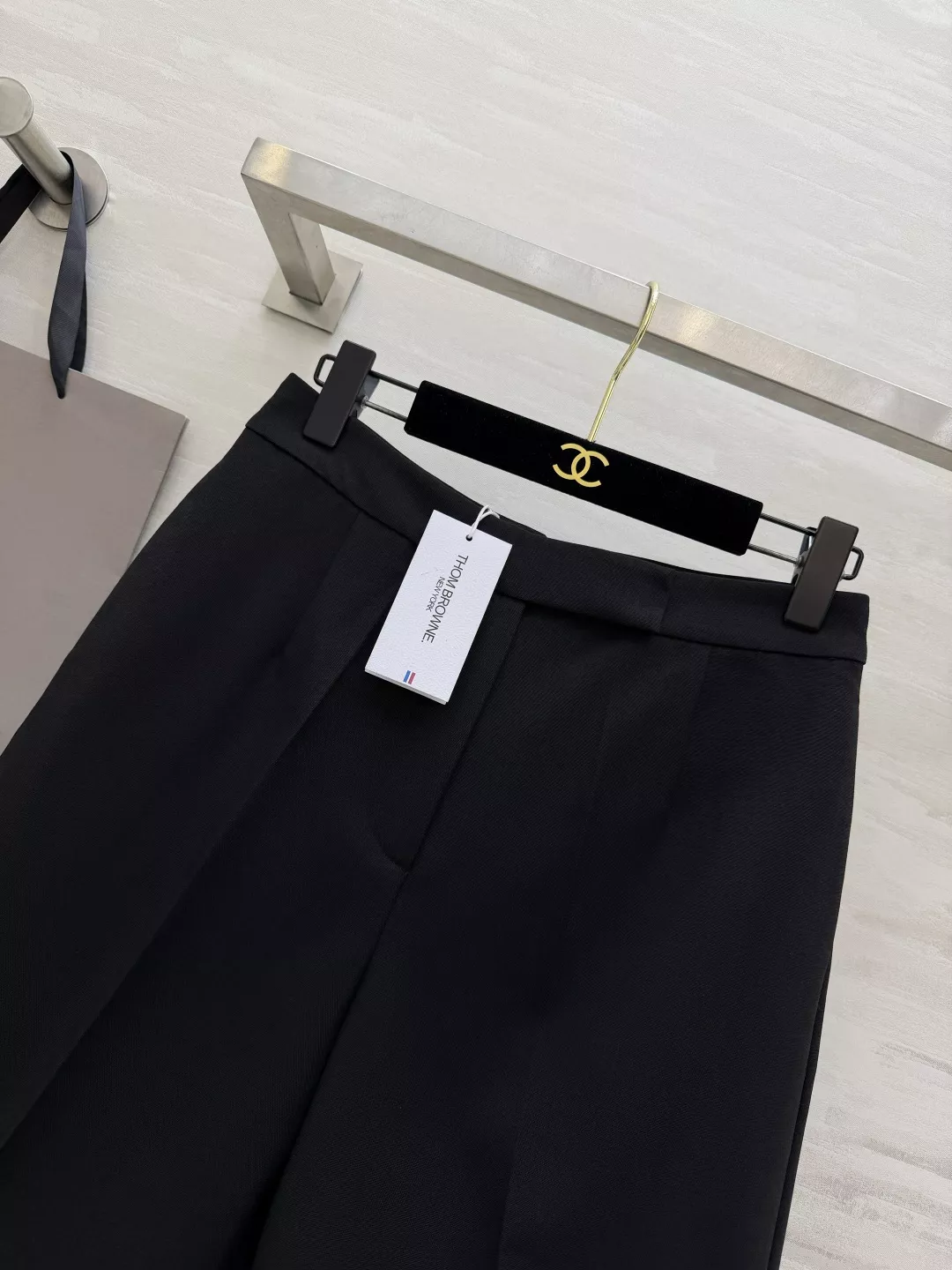 톰브라운 클래식 파이브부 정장 쇼츠 상세 이미지 4