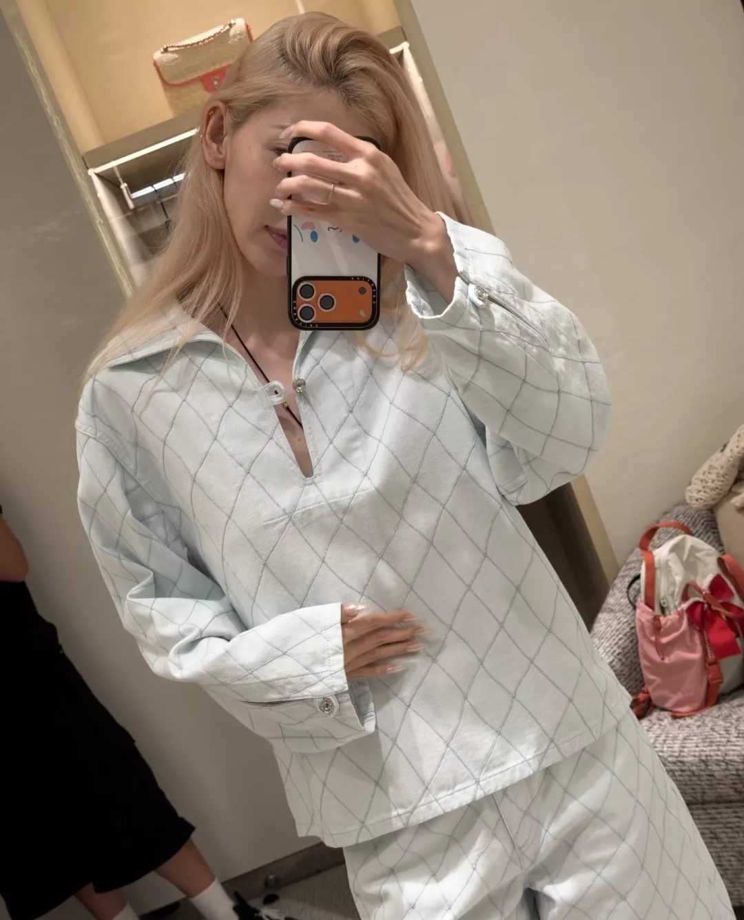 샤넬 퀼팅 패턴 반오픈 카라 셔츠 상세 이미지 19