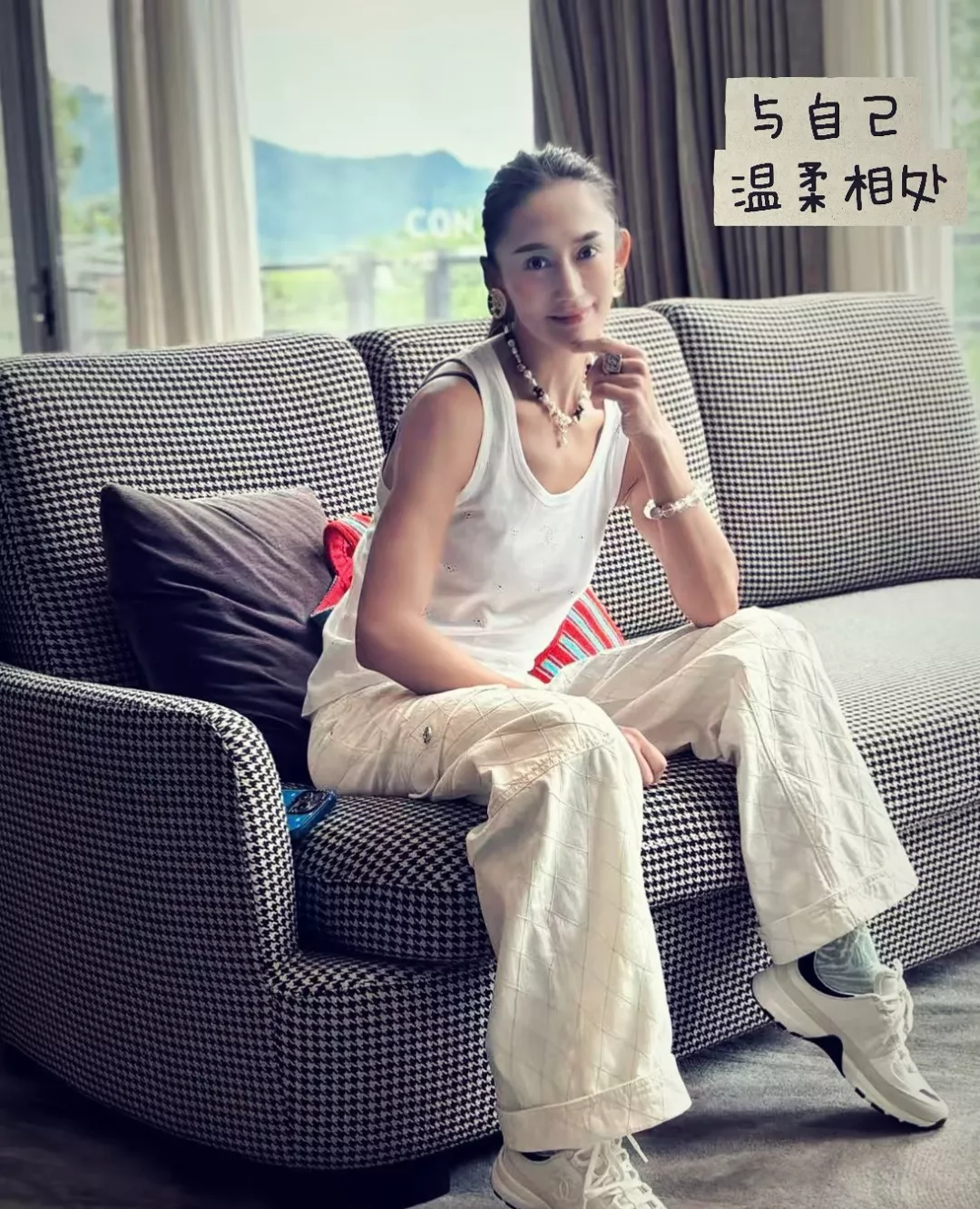 샤넬 퀼팅 디테일 와이드 카고 팬츠 상세 이미지 24
