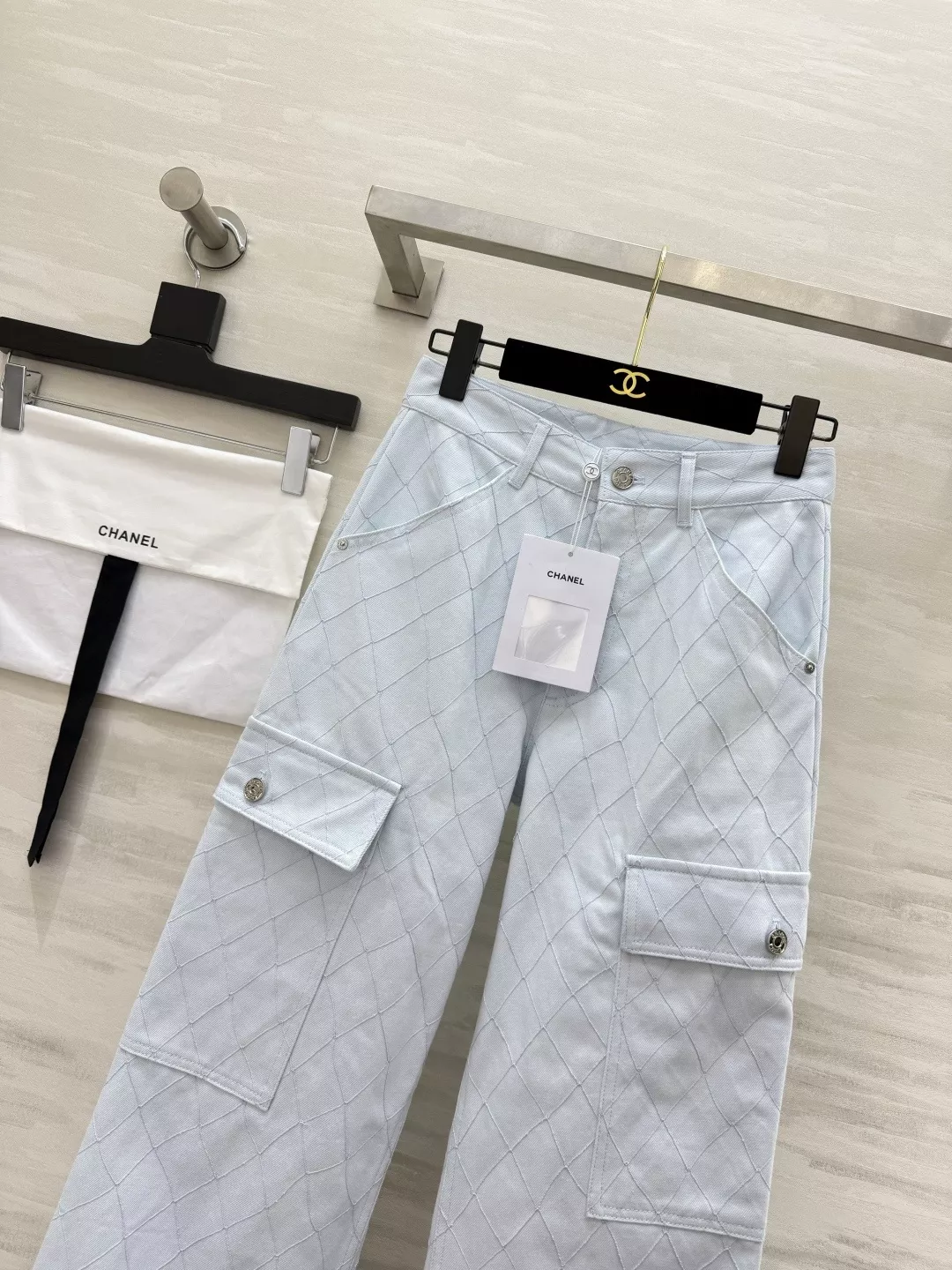 샤넬 퀼팅 디테일 와이드 카고 팬츠 상세 이미지 11