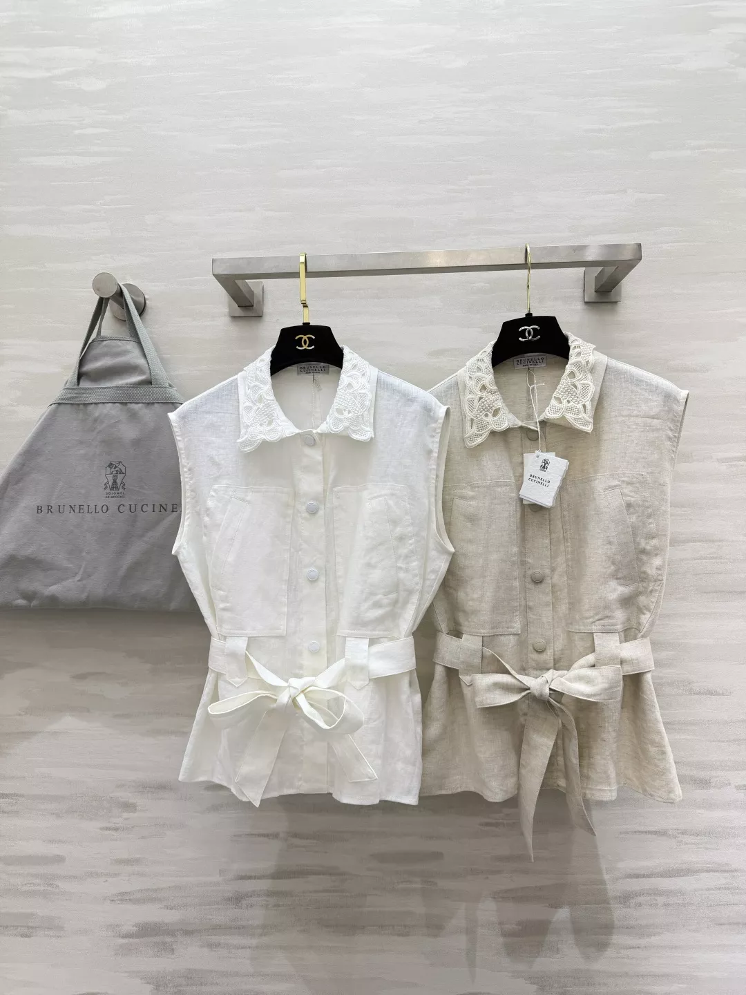 브루넬로쿠치넬리 워싱 린넨 자수 카라 베스트 상세 이미지 37
