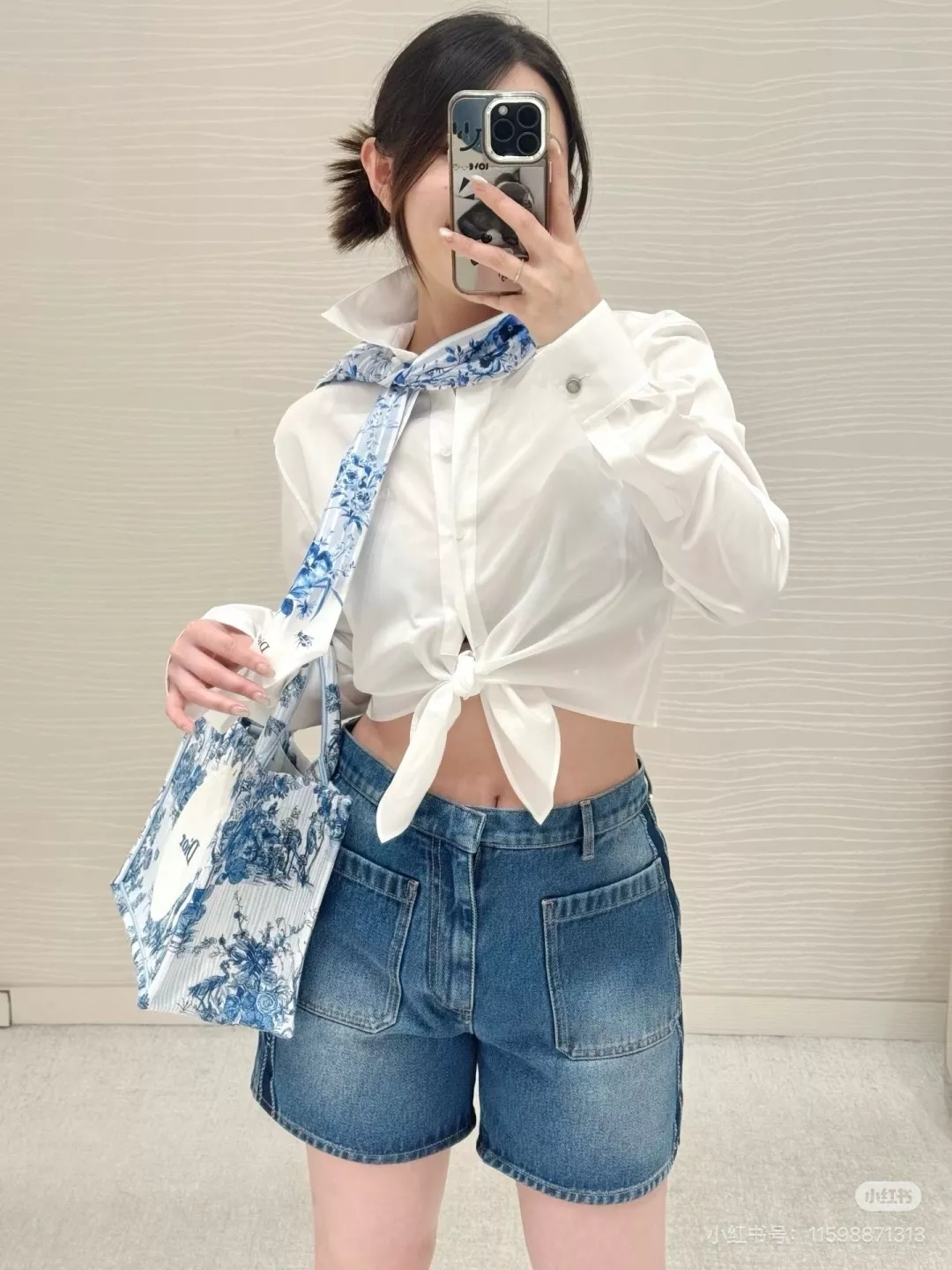 디올 허리 리본 포인트 크롭 화이트 셔츠 상세 이미지 4