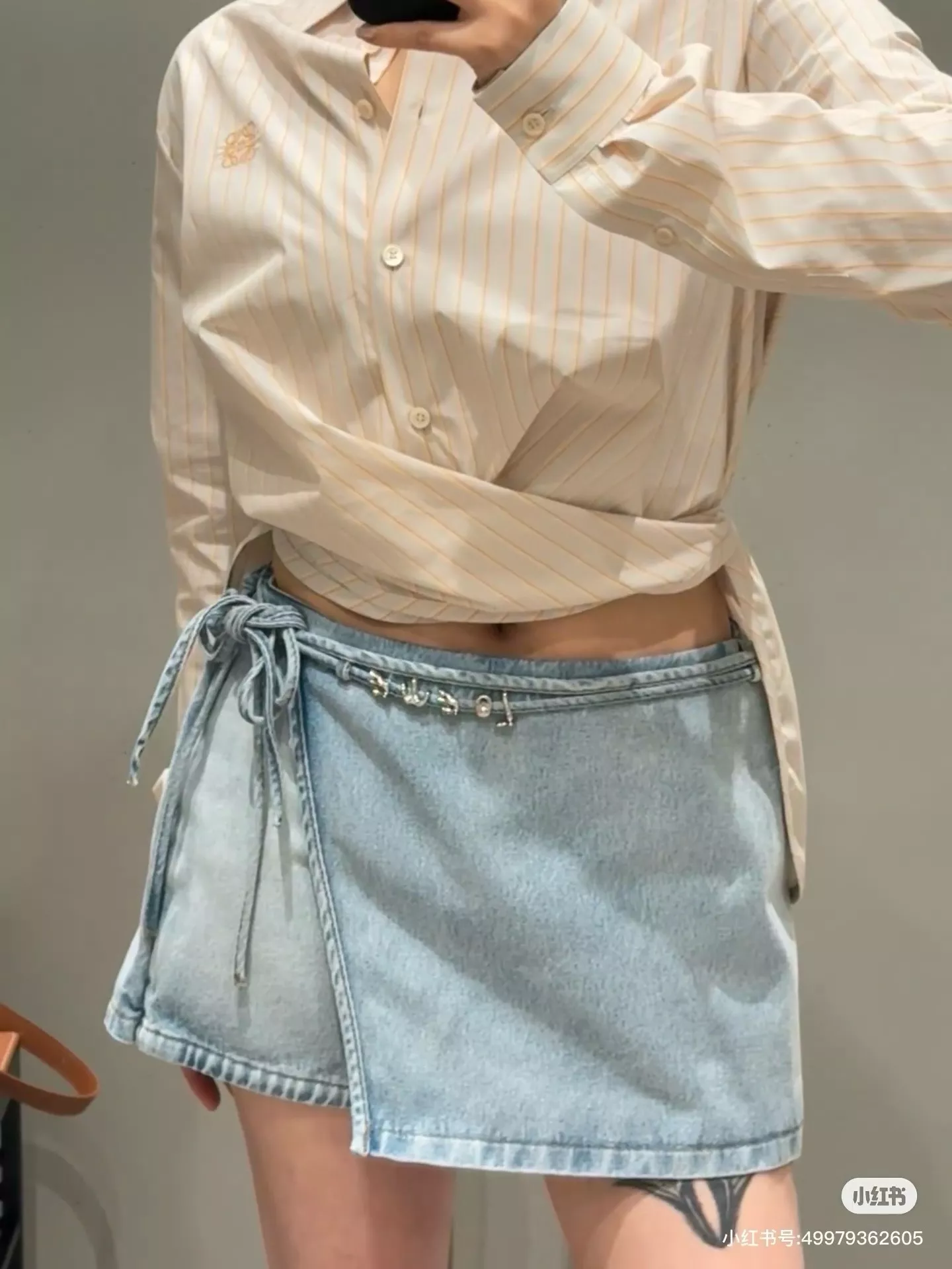 로에베 언밸런스 랩 스타일 데님 스커트 상세 이미지 6