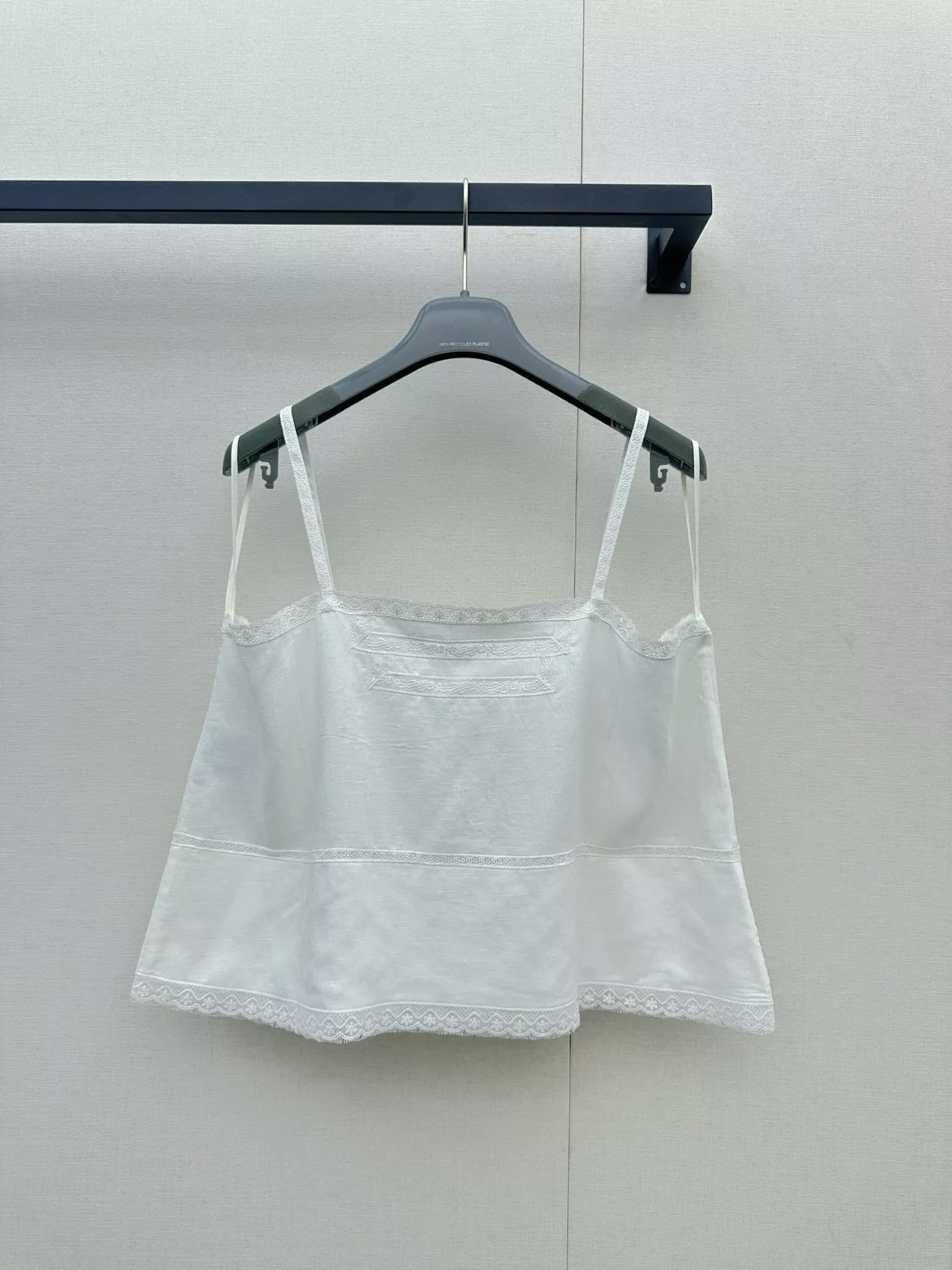 프라다 자수 포인트 린넨 혼방 슬리브리스 탑 상세 이미지 16