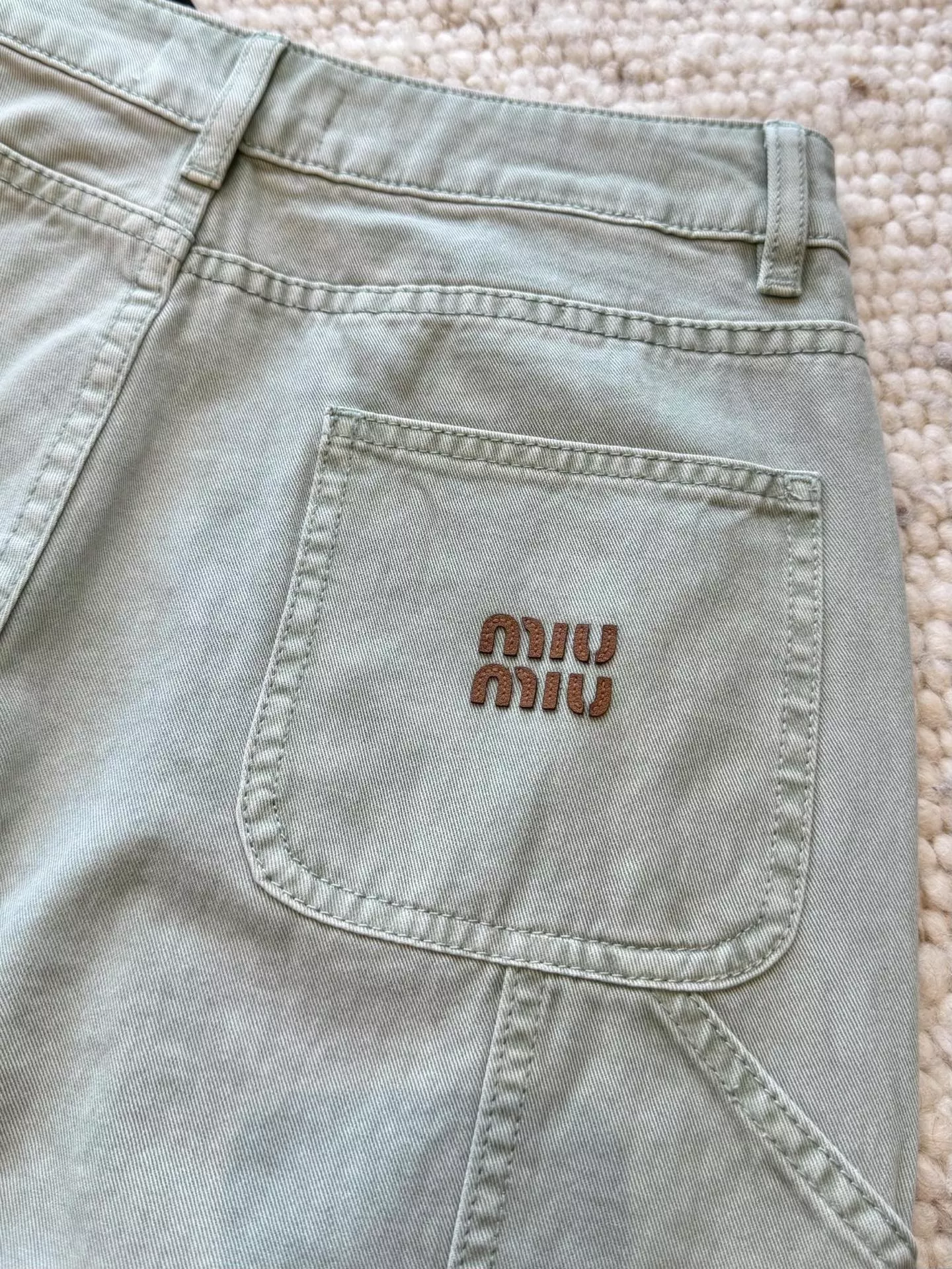 미우미우 민트 워싱 와이드 카고 진 상세 이미지 35