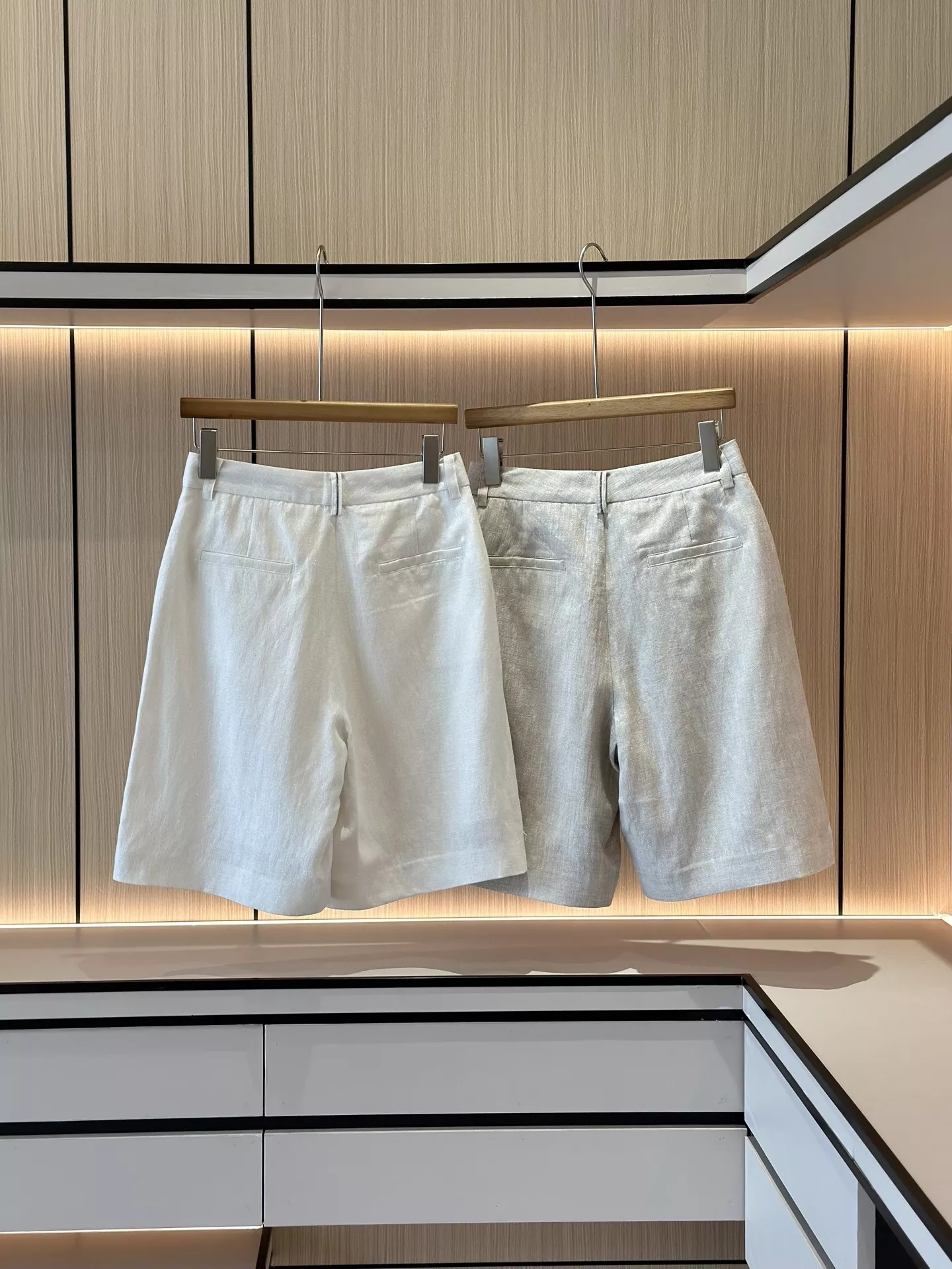 브루넬로쿠치넬리 실버사 포인트 리넨 버뮤다 반바지 상세 이미지 6