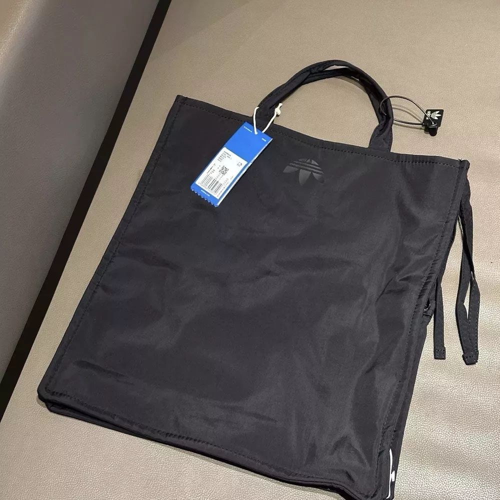 아디다스 삼선 블랙 우편가방 스타일 백