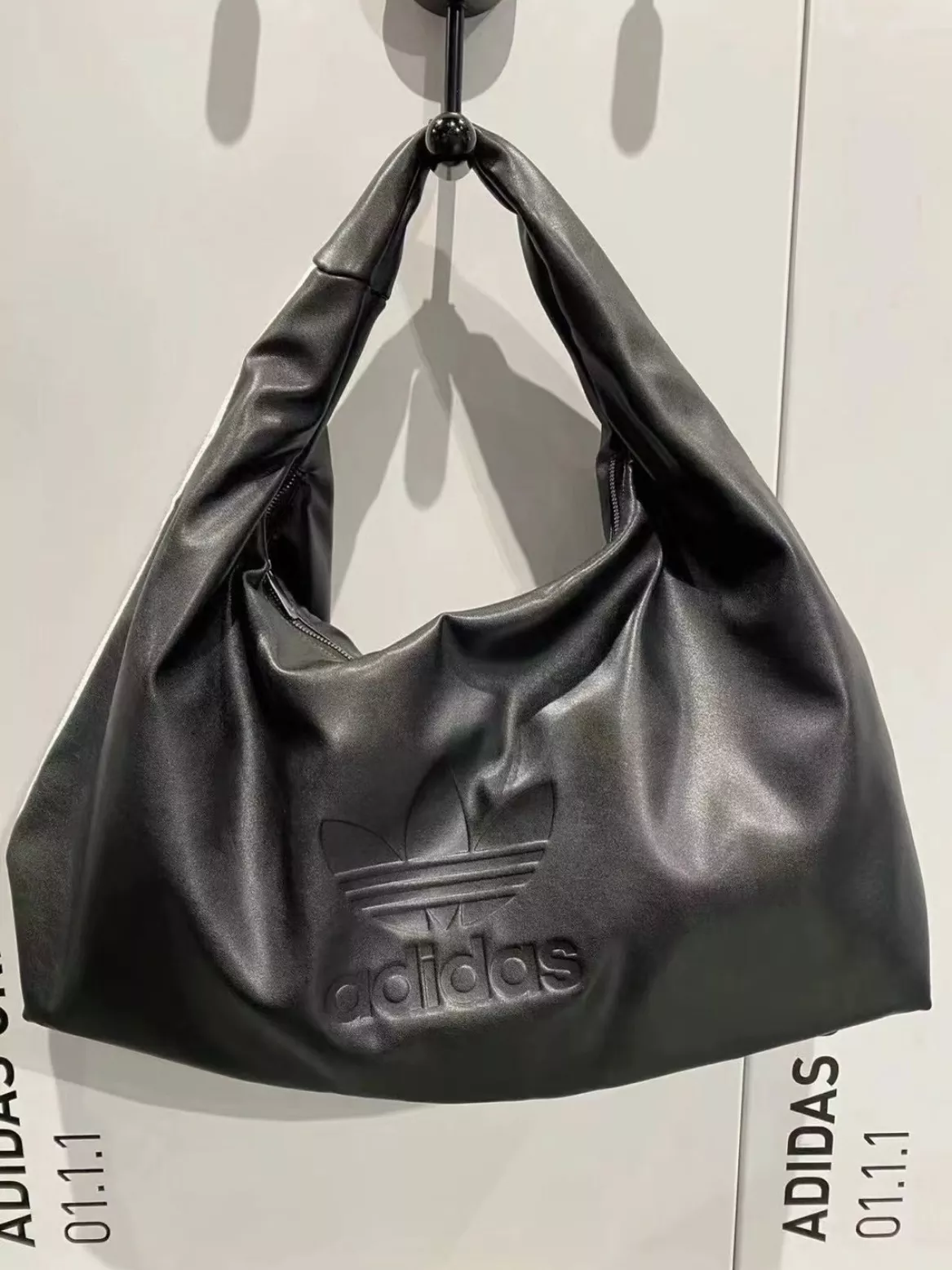 아디다스 삼선 로고 클라우드 스타일 가방 상세 이미지 8