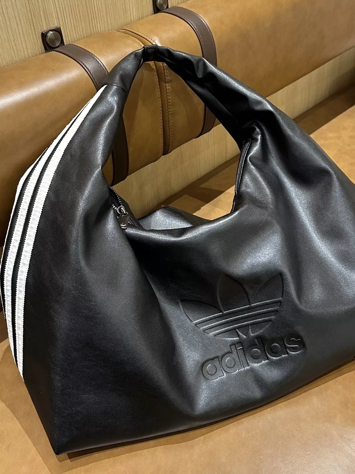 아디다스 삼선 로고 클라우드 스타일 가방 상세 이미지 9