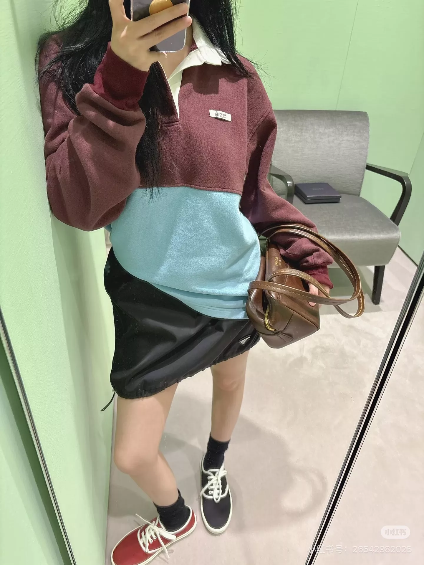 프라다 빈티지 무드 캐리 핸드백 상세 이미지 14