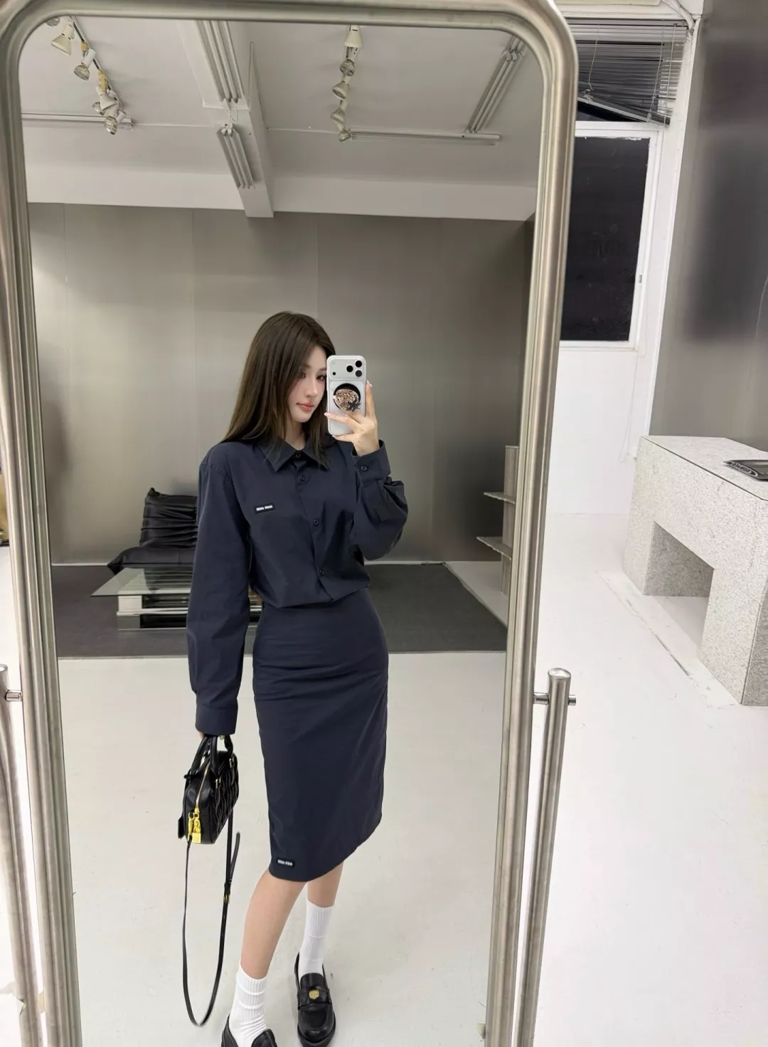 미우미우 로고 라벨 포인트 코튼 셔츠 상세 이미지 23
