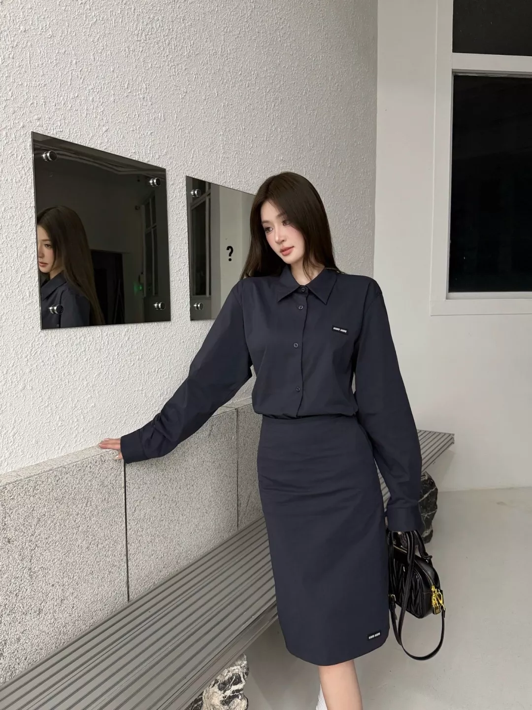 미우미우 로고 라벨 포인트 코튼 셔츠 상세 이미지 20