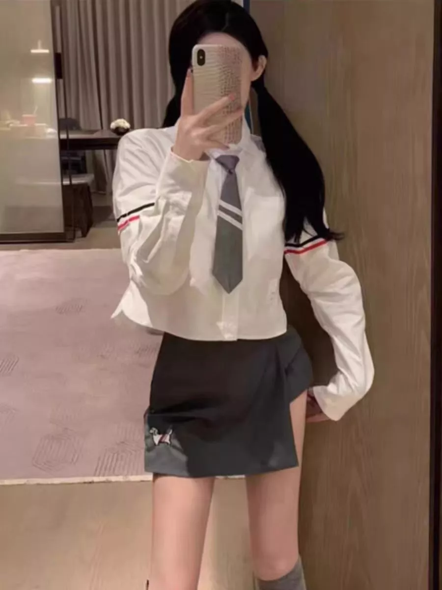 톰브라운 크롭 기장의 포인트 슬리브 셔츠 상세 이미지 15