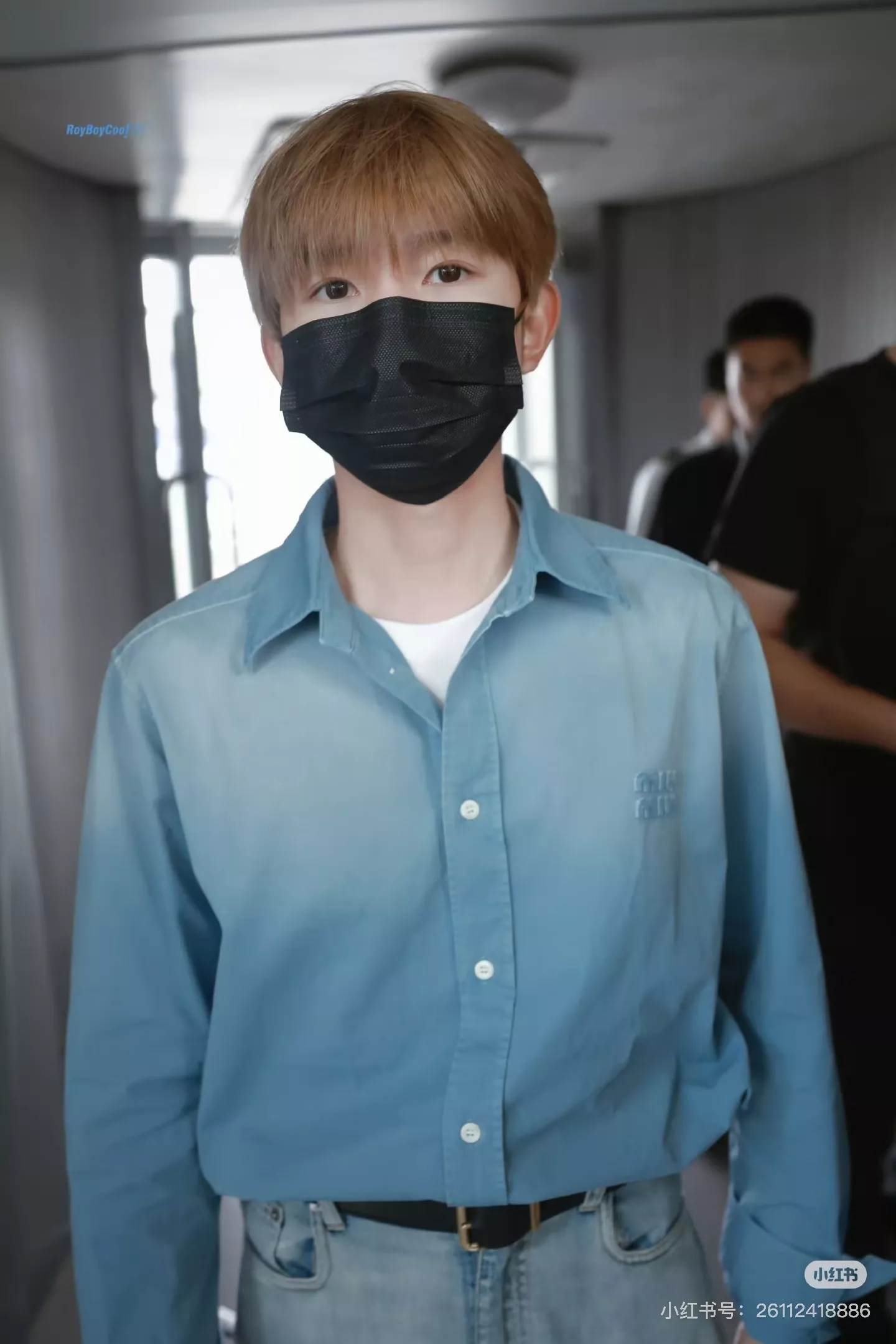 미우미우 그라데이션 워싱 데님 셔츠 상세 이미지 2
