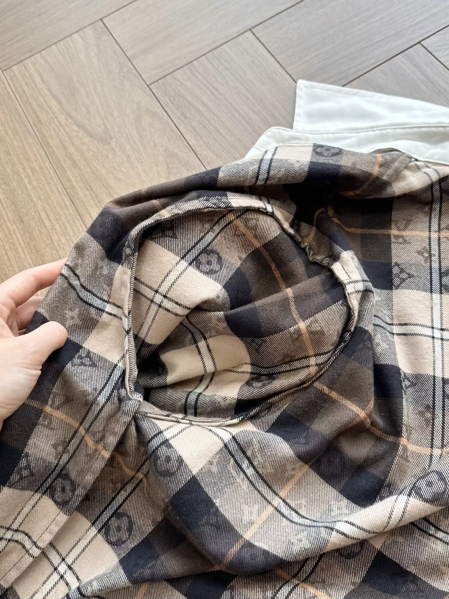 루이비통 모노그램 체크 플란넬 오버핏 셔츠 상세 이미지 67