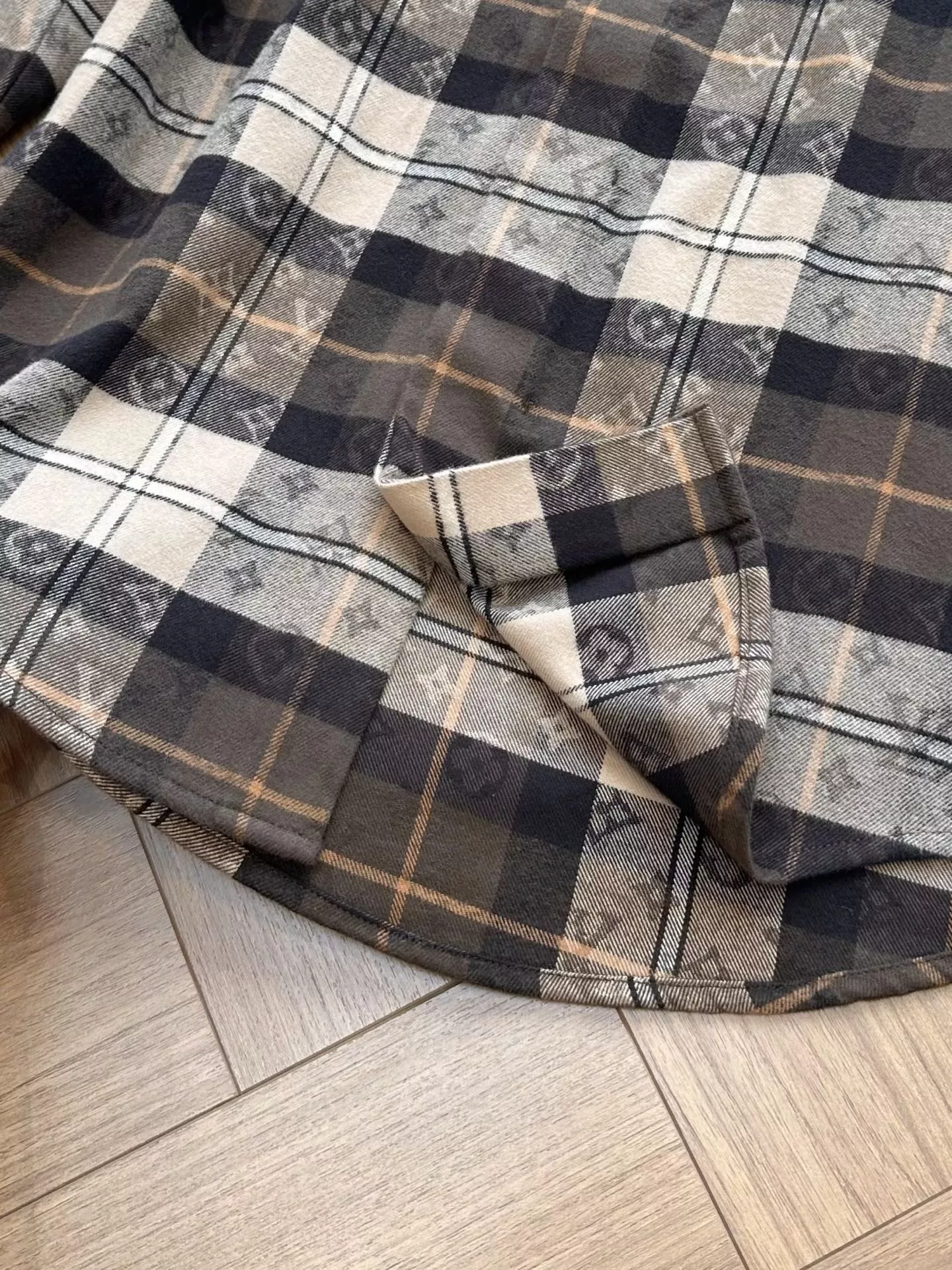 루이비통 모노그램 체크 플란넬 오버핏 셔츠 상세 이미지 58