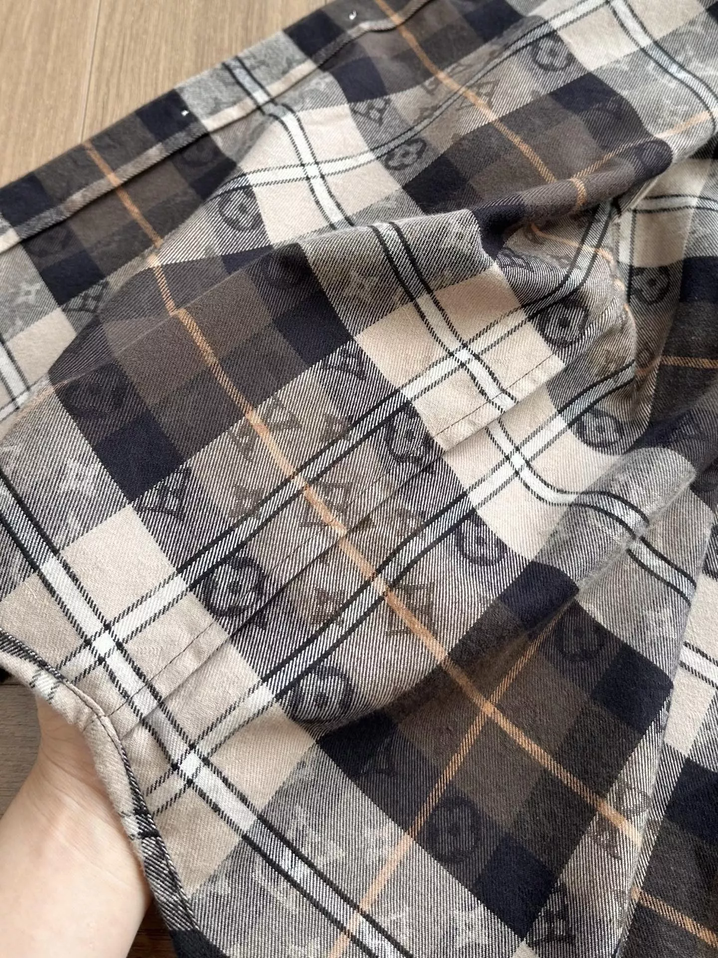 루이비통 모노그램 체크 플란넬 오버핏 셔츠 상세 이미지 69
