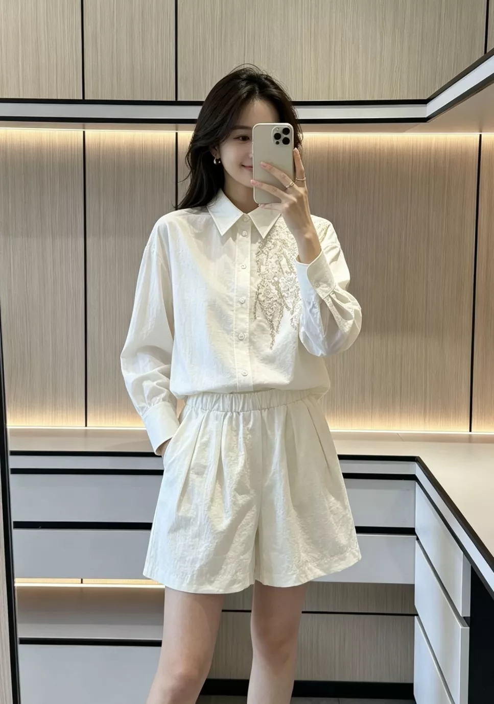 브루넬로쿠치넬리 미세 주름 텍스처 자수 셔츠와 쇼츠 구성 상세 이미지 78