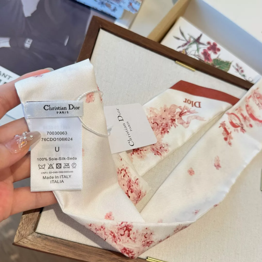 디올 레드 플라워 포인트 실크 스카프 상세 이미지 5