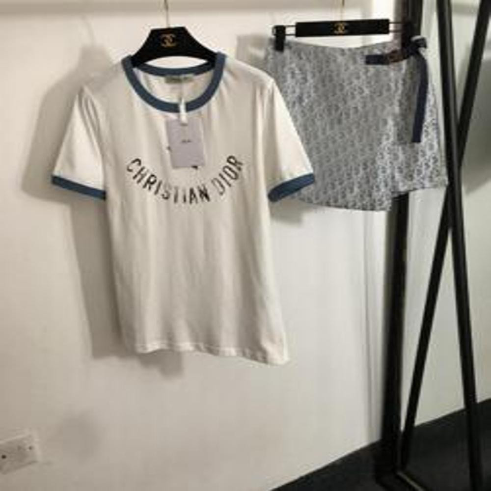 디올 스타 로고 레터링 티셔츠 + 빈티지 로고 큐롯 스커트 세트