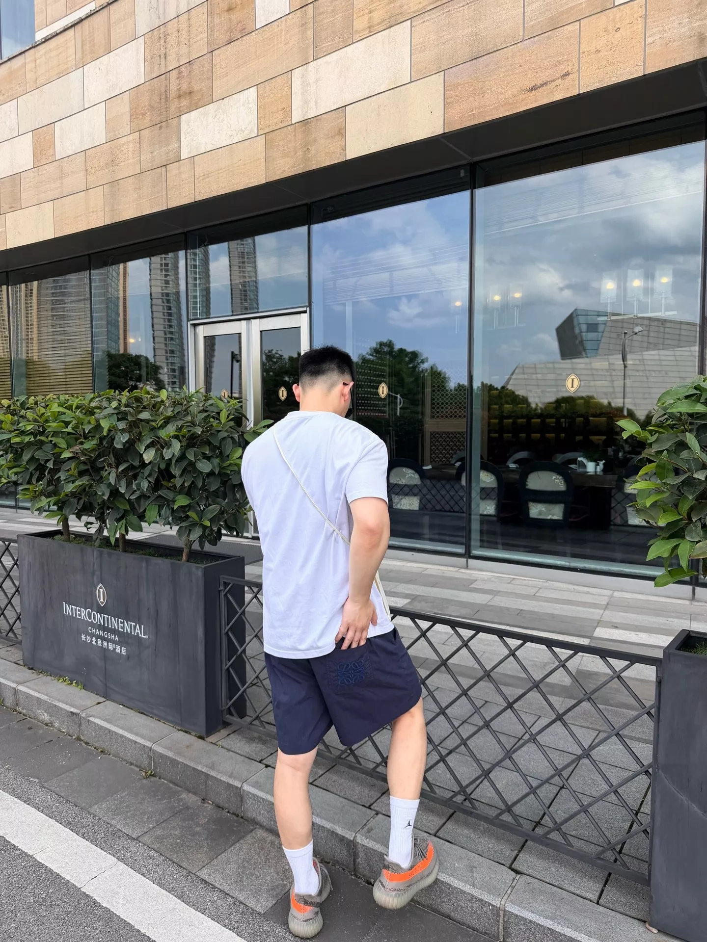 로에베 포켓 자수 밴딩 쇼츠 상세 이미지 16