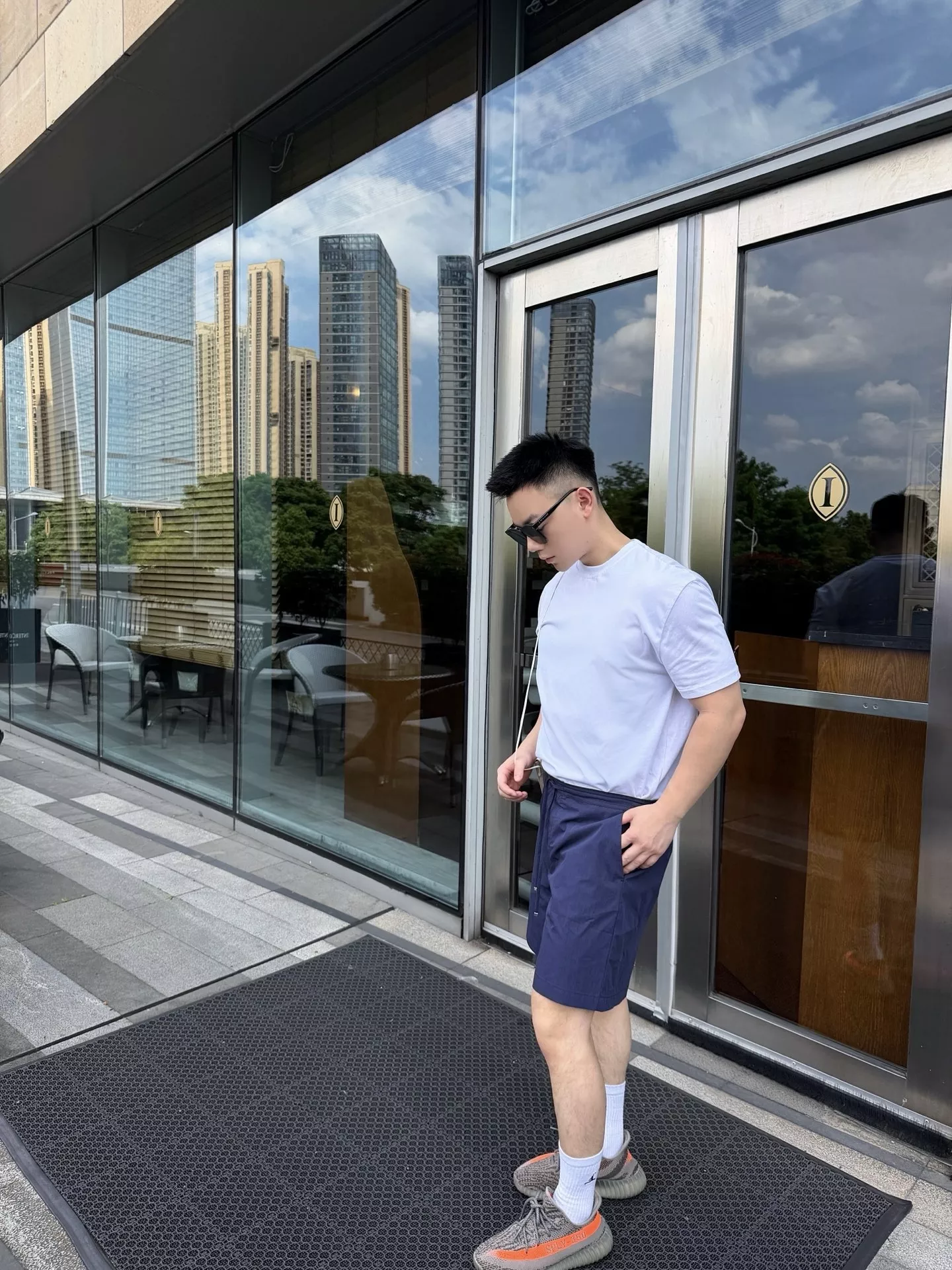 로에베 포켓 자수 밴딩 쇼츠 상세 이미지 12