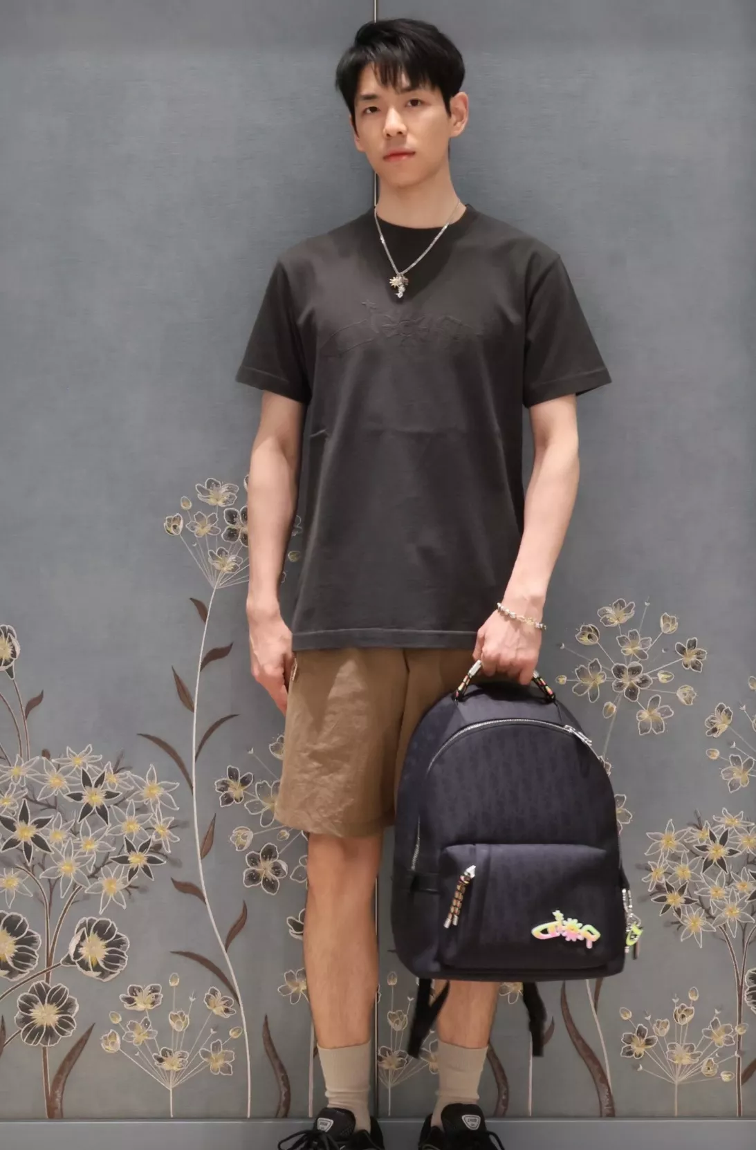 디올 협업 자수 라운드 반팔 탑 상세 이미지 21