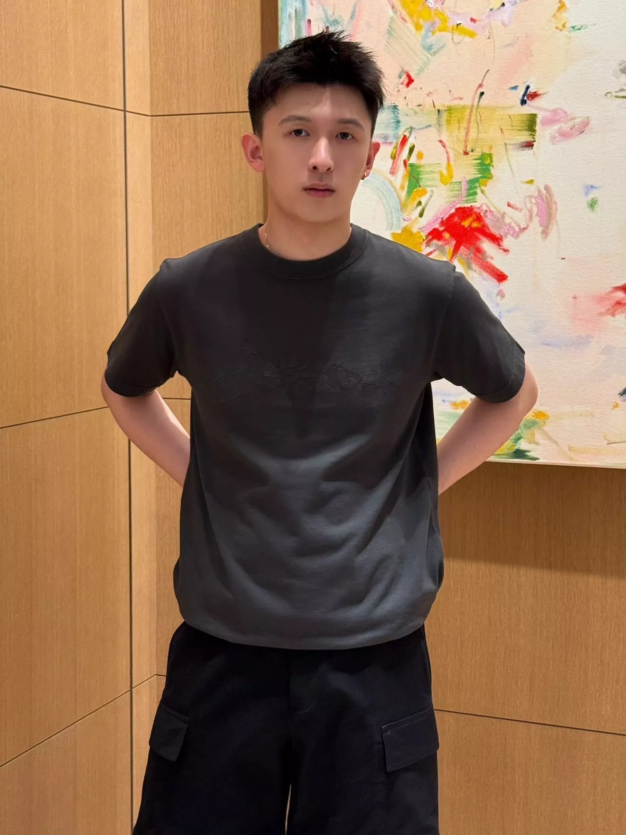 디올 협업 자수 라운드 반팔 탑 상세 이미지 10